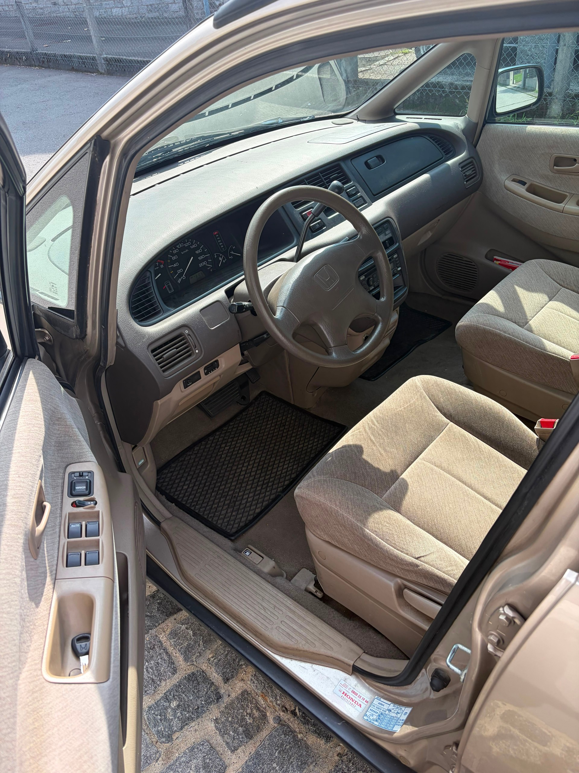 HONDA Shuttle 2.3i LS Swiss-image-7