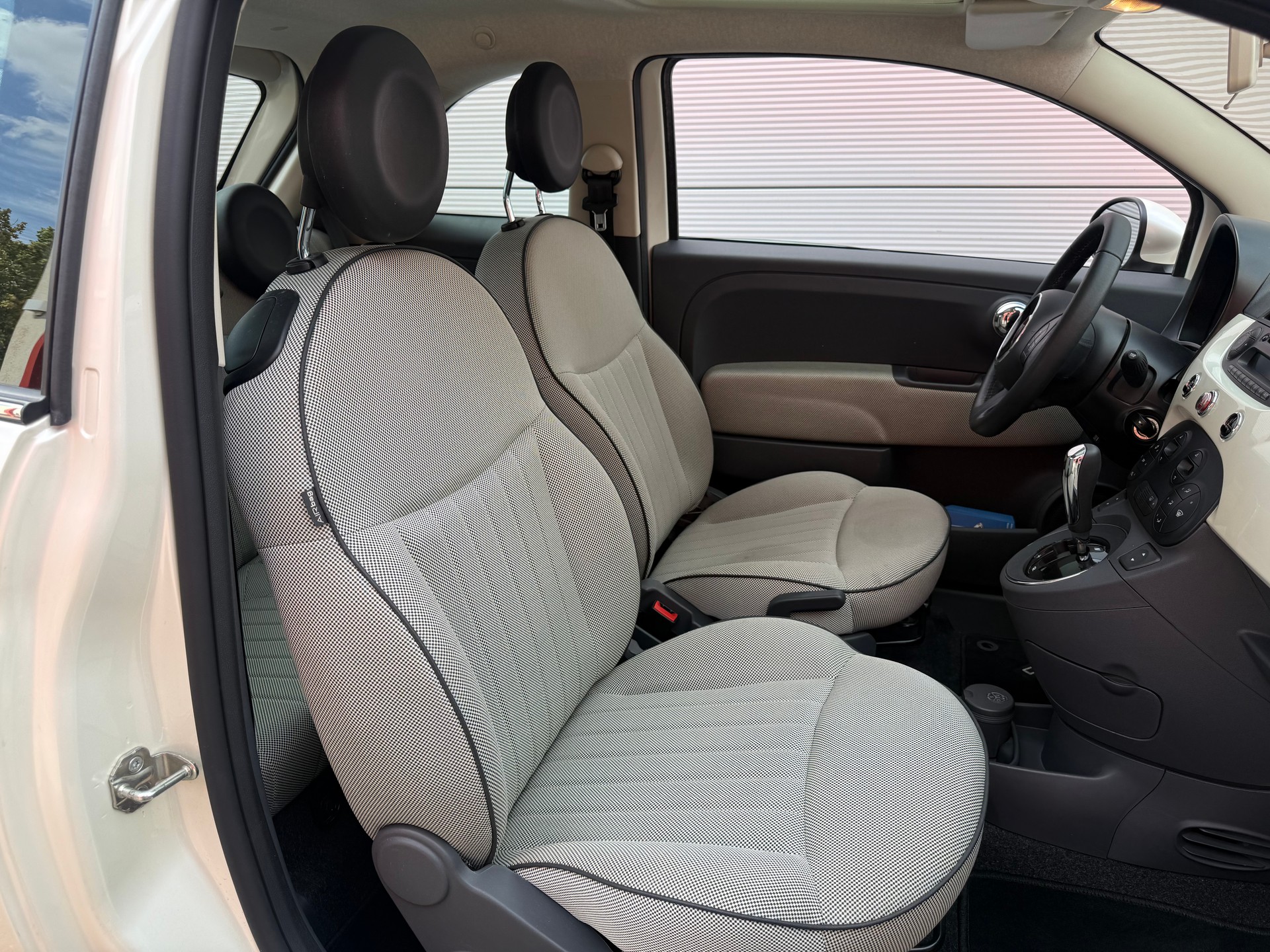 FIAT 500 1.2 Lounge Dualogic-image-5