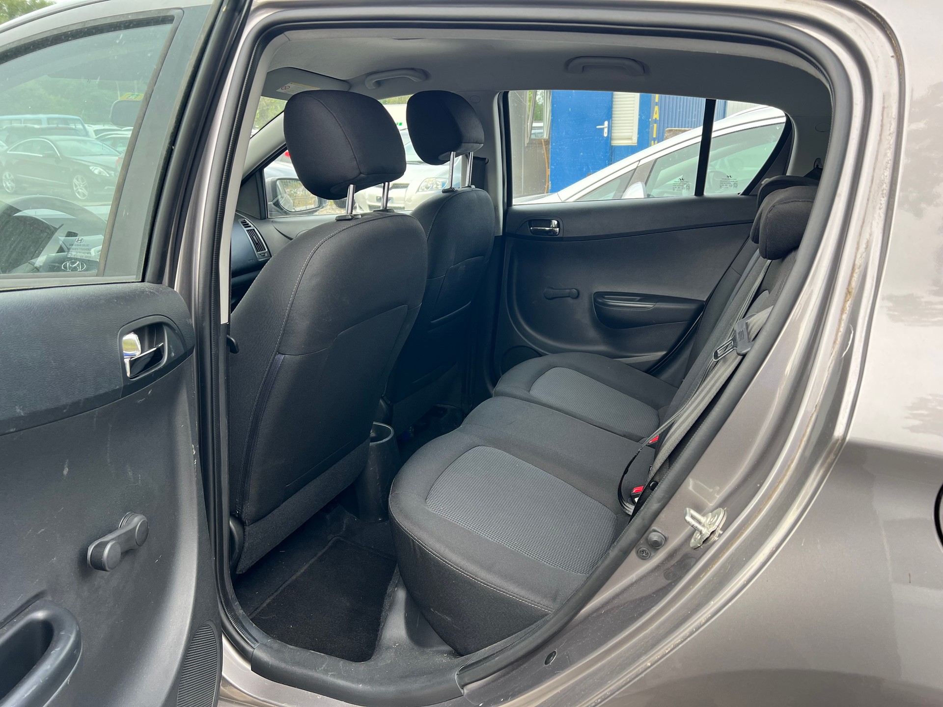 HYUNDAI i20 1.4 Style-image-4