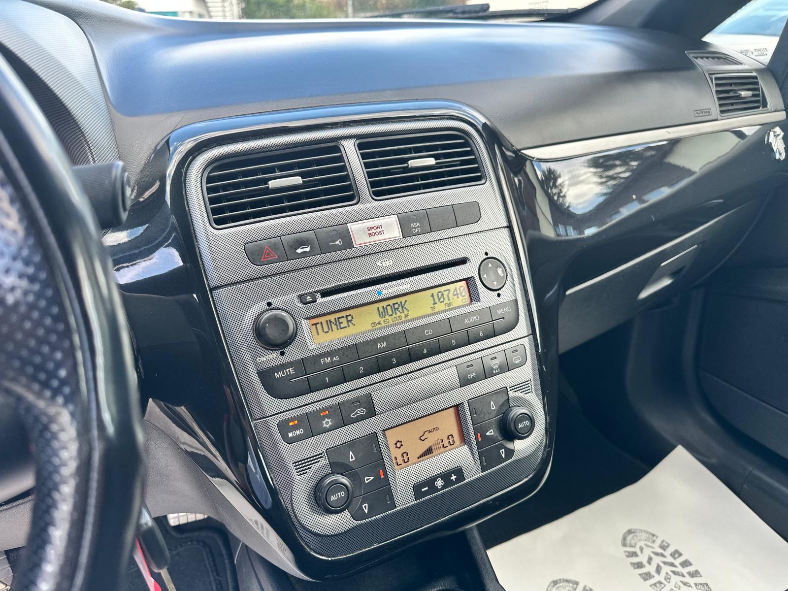 FIAT Punto 1.4 16V Turbo Abarth-image-14