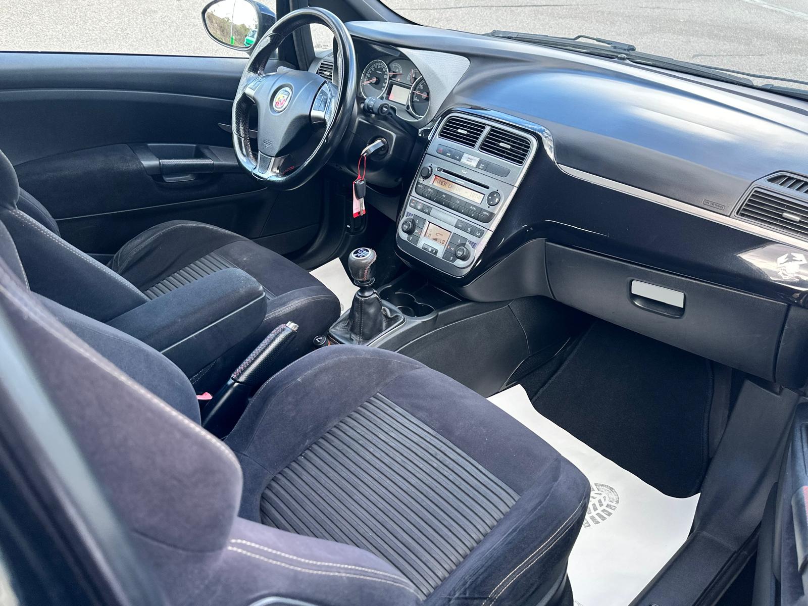 FIAT Punto 1.4 16V Turbo Abarth-image-12