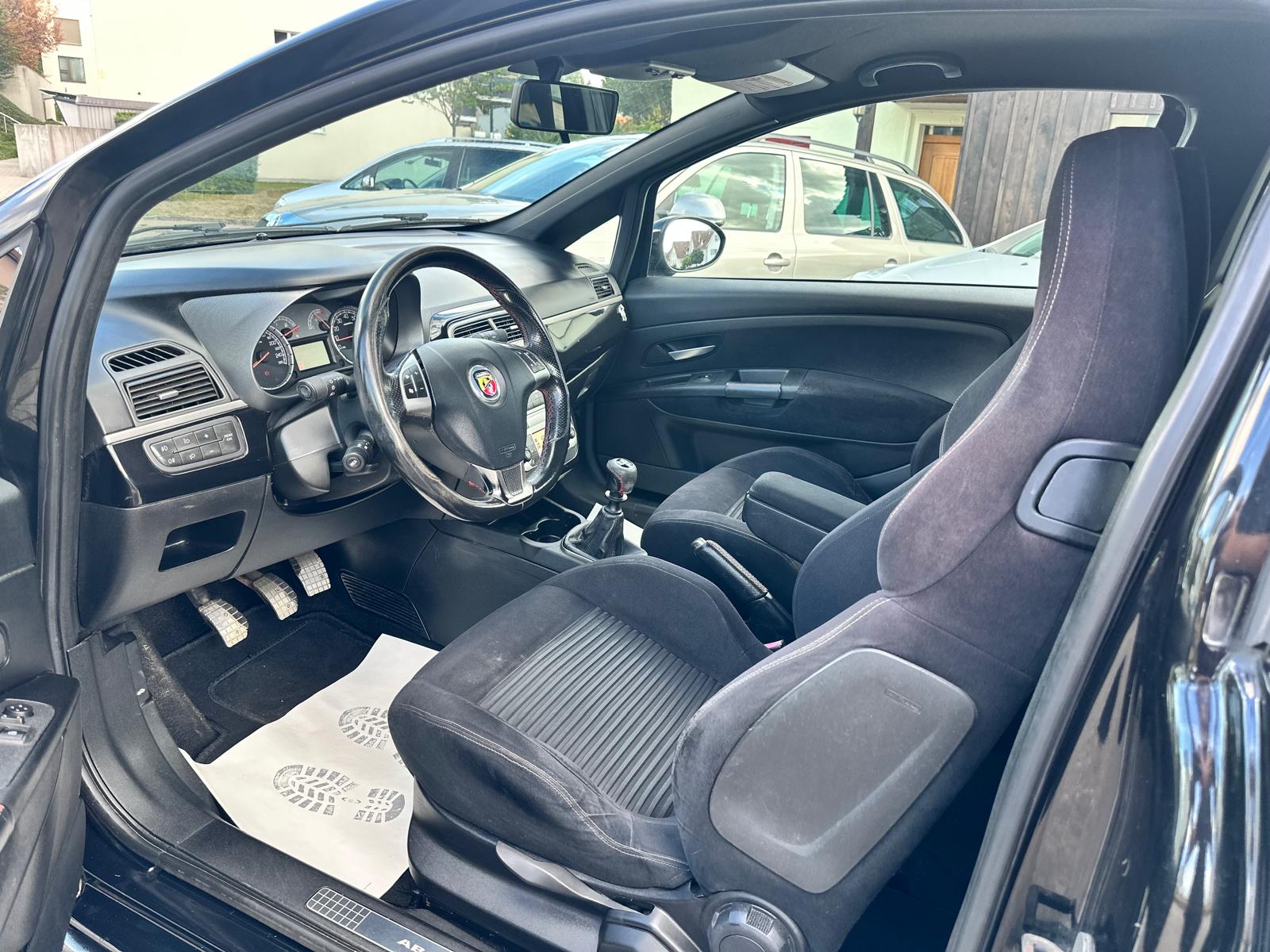 FIAT Punto 1.4 16V Turbo Abarth-image-10