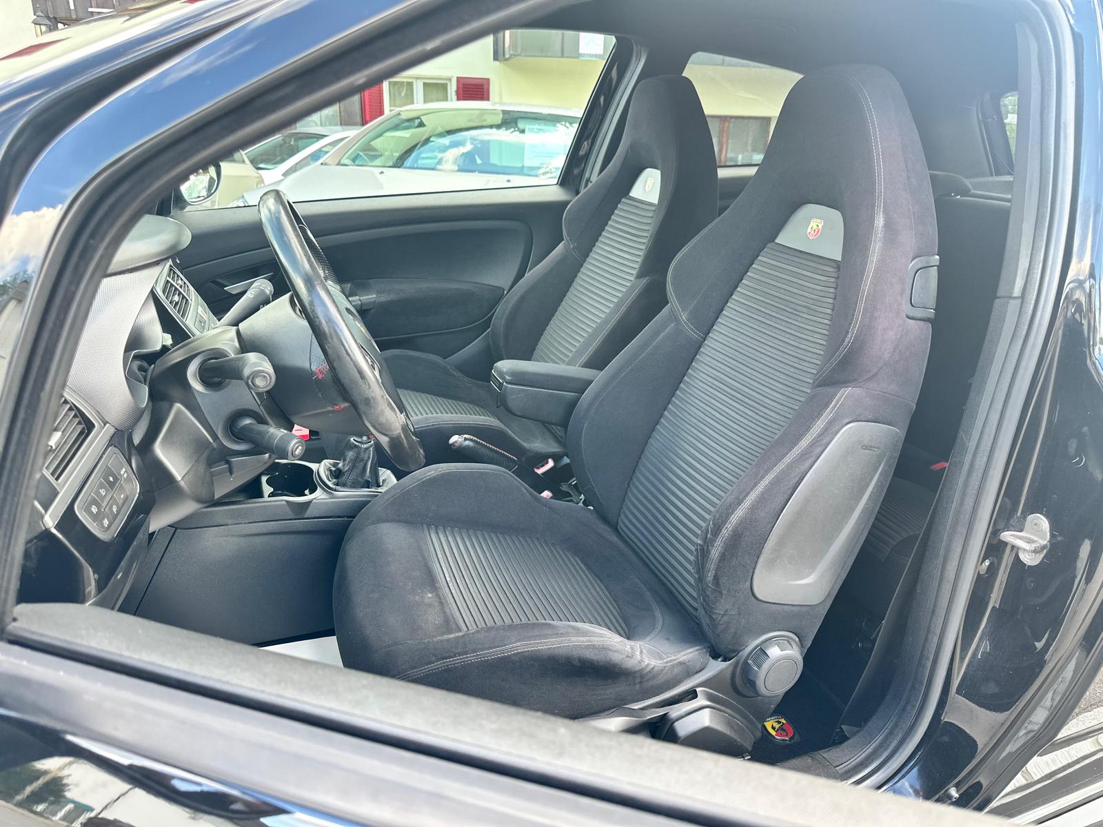 FIAT Punto 1.4 16V Turbo Abarth-image-11