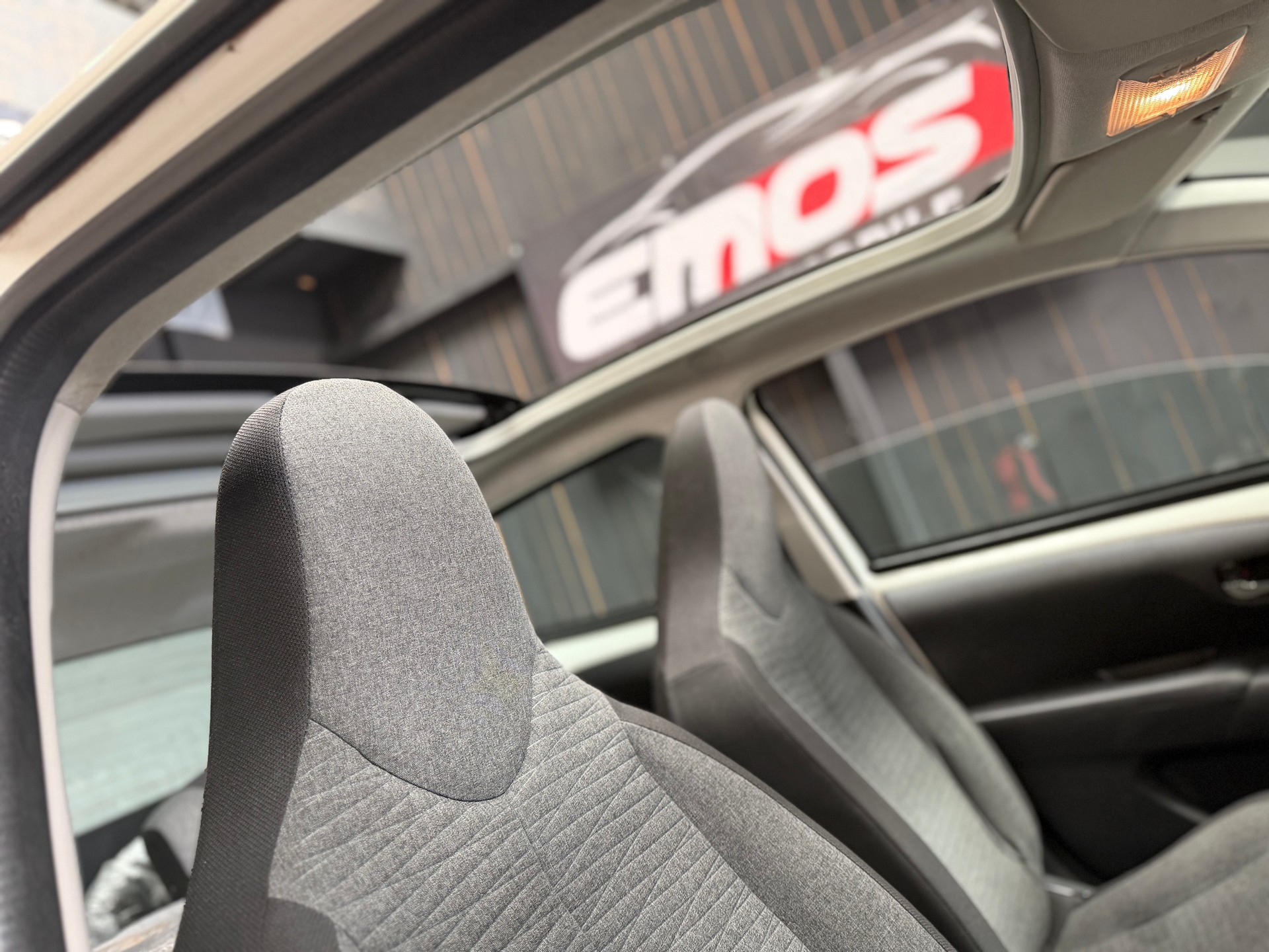 CITROEN C1 1.2 VTi Shine Airscape-image-10