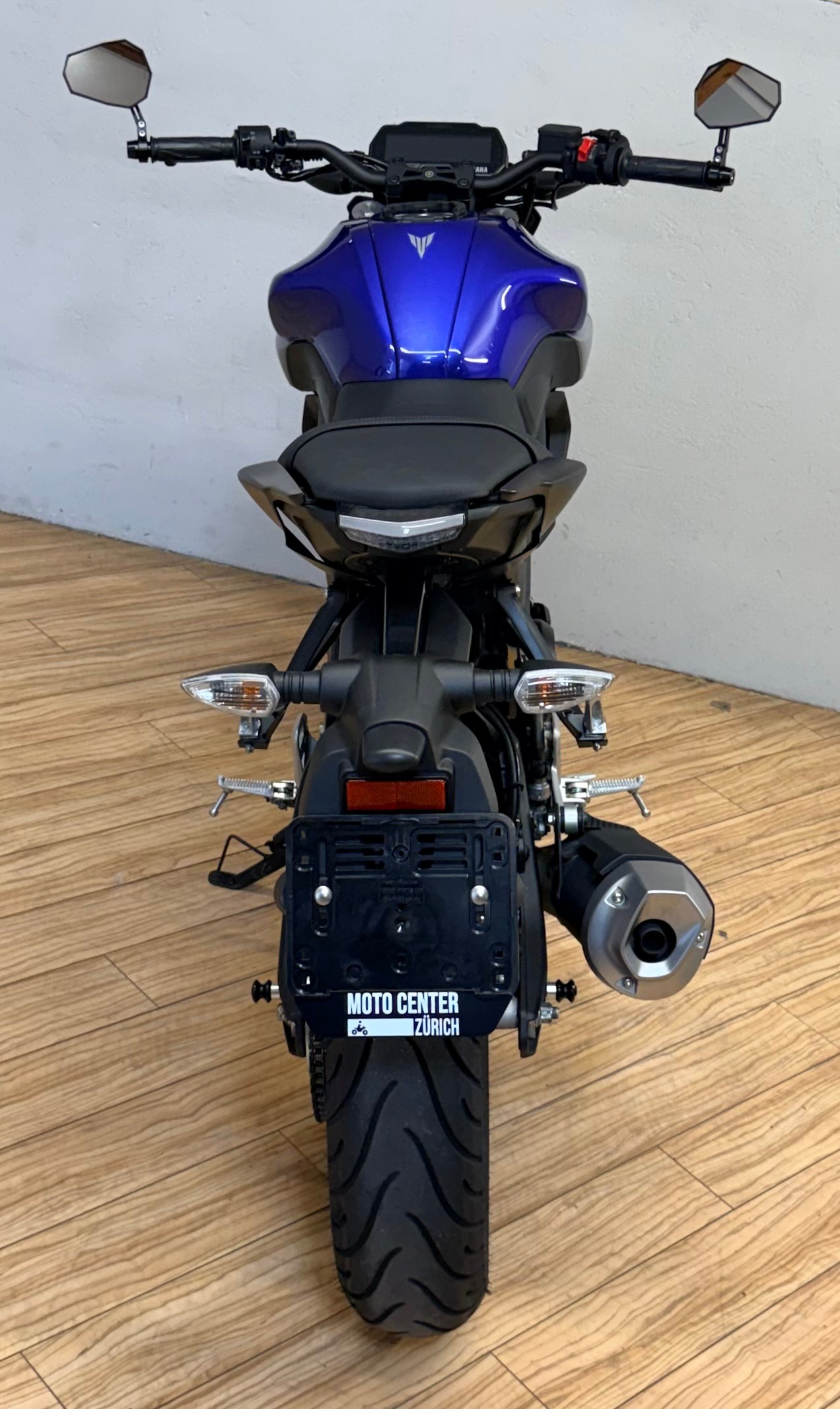 YAMAHA MT-125 ABS-showroom-element-3