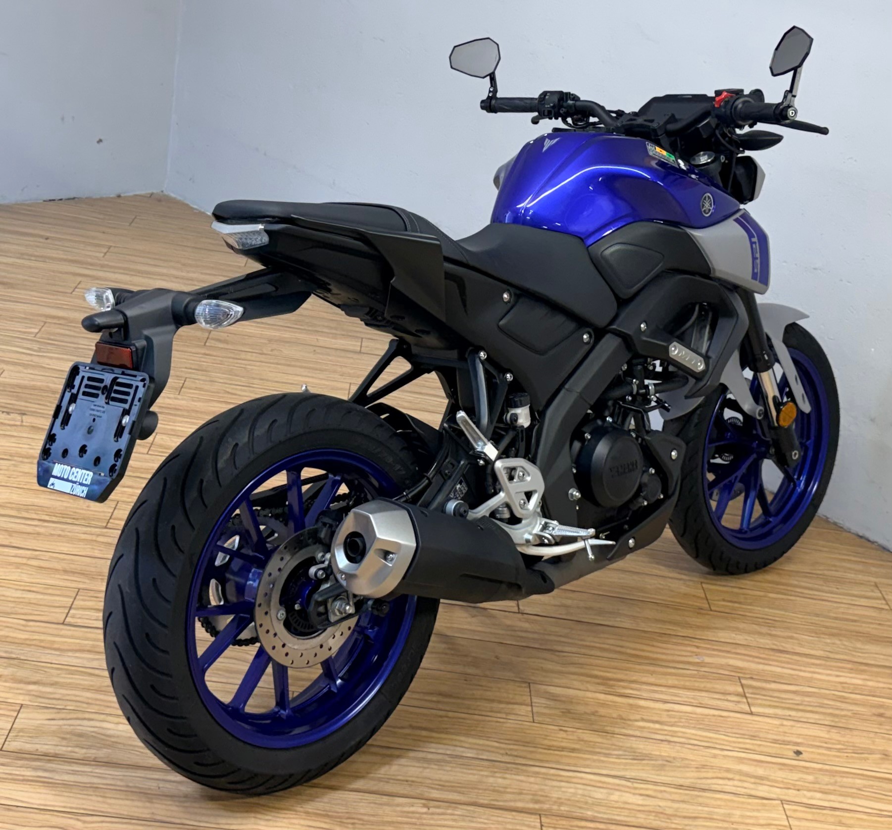 YAMAHA MT-125 ABS-showroom-element-2