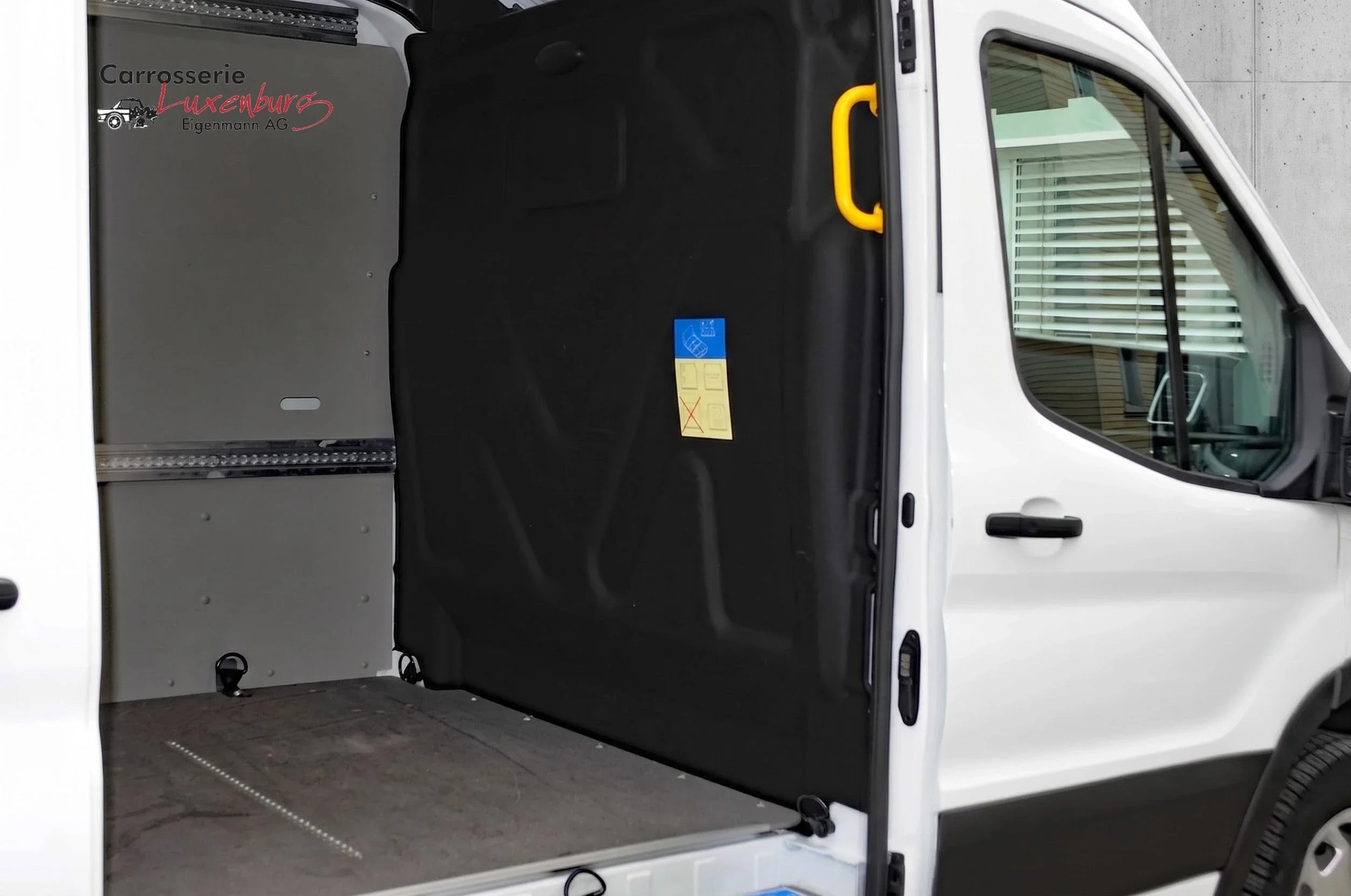 FORD E-Transit Van 350 L2 Trend RWD 68kWh-image-7