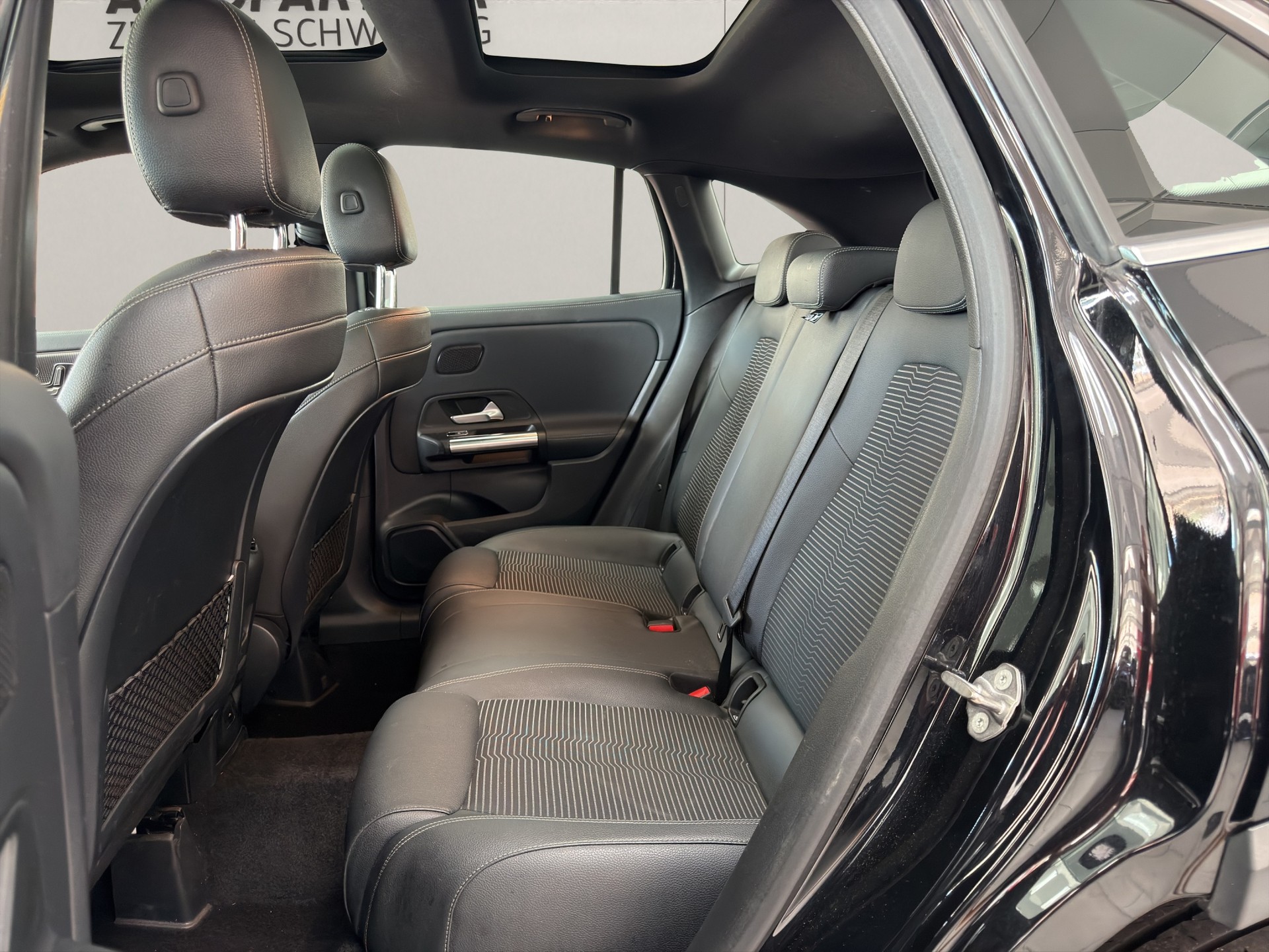 MERCEDES-BENZ CLA 250 e Style 8G-DCT-image-6