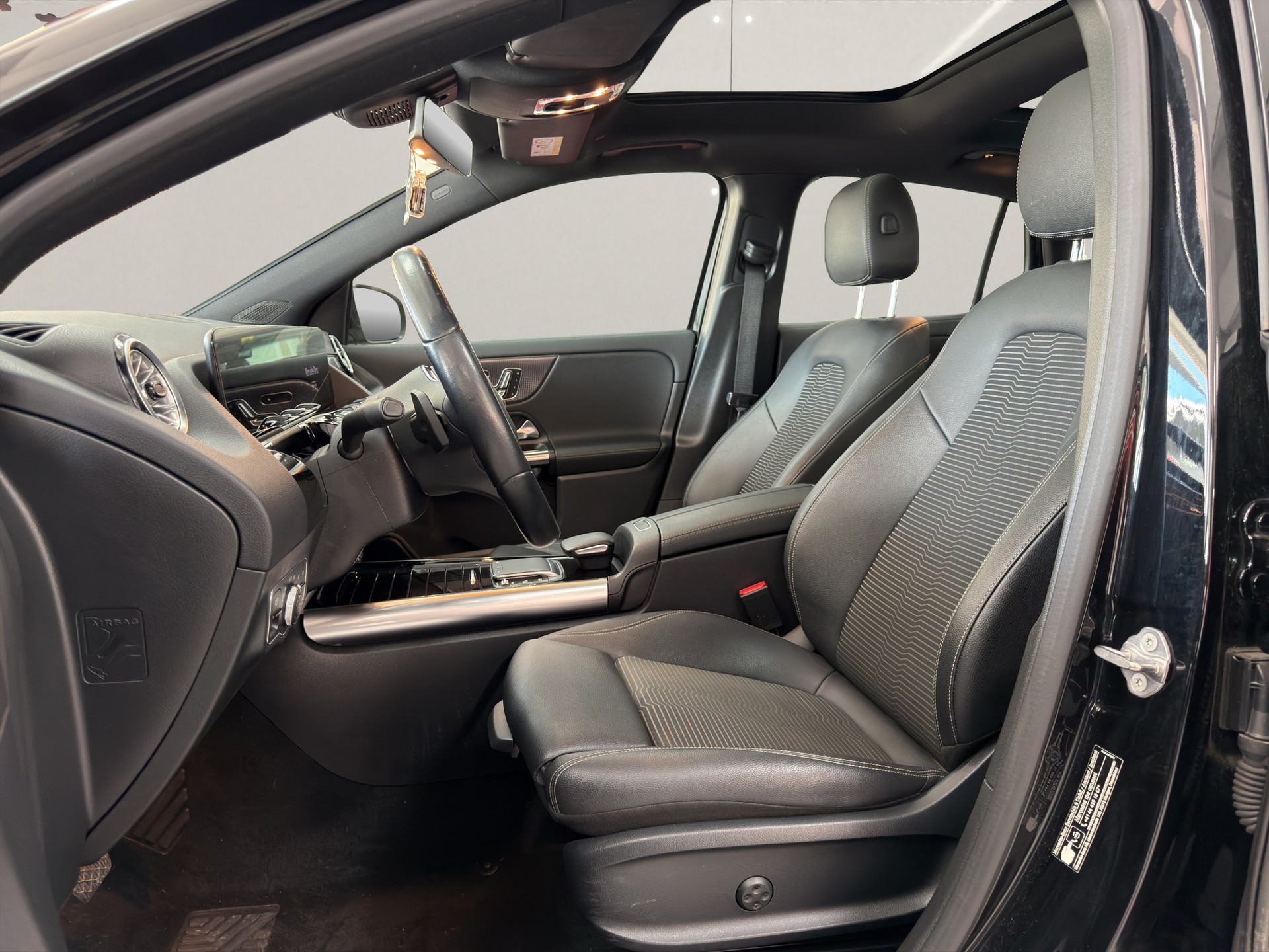 MERCEDES-BENZ CLA 250 e Style 8G-DCT-image-5
