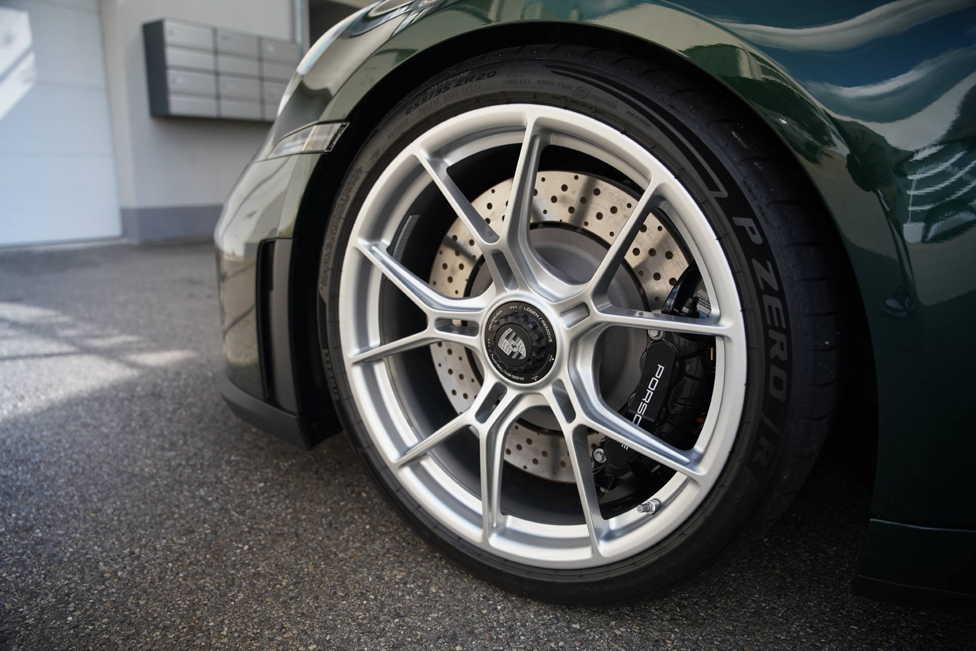 PORSCHE 911 GT3 Touring-image-5
