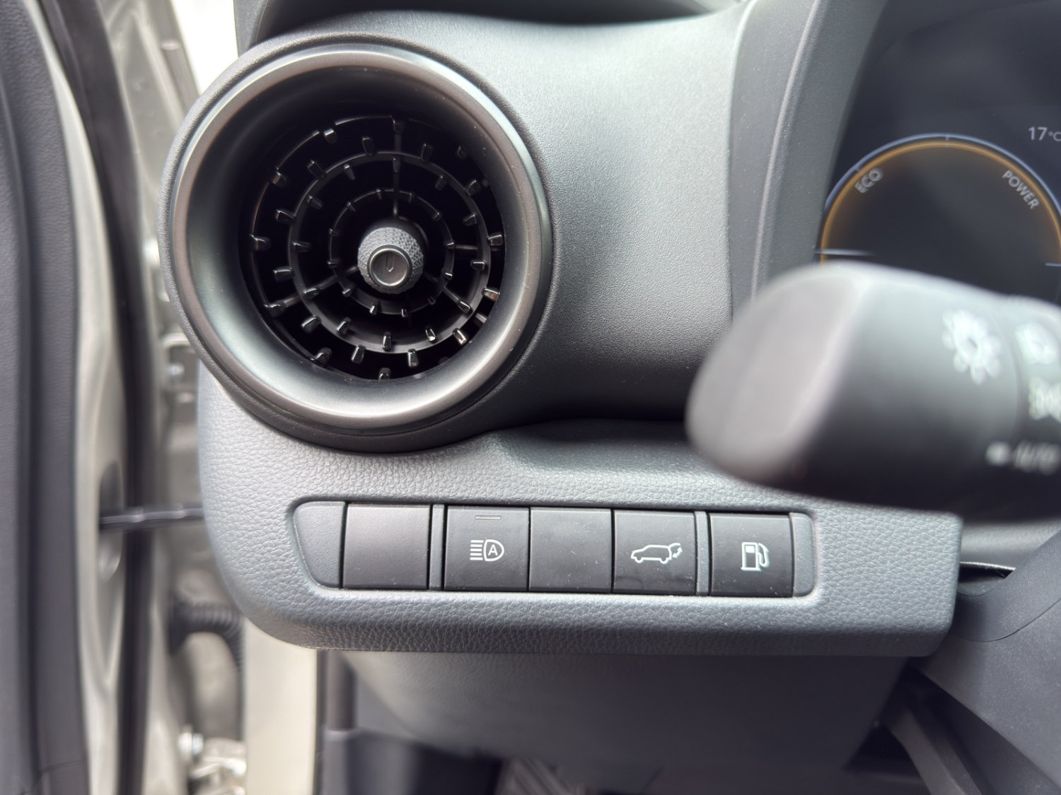 TOYOTA C-HR 2.0 HEV Style Premiere 4x4-image-14