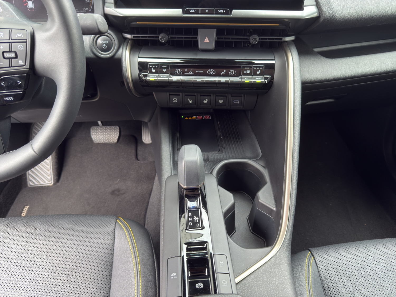 TOYOTA C-HR 2.0 HEV Style Premiere 4x4-image-10
