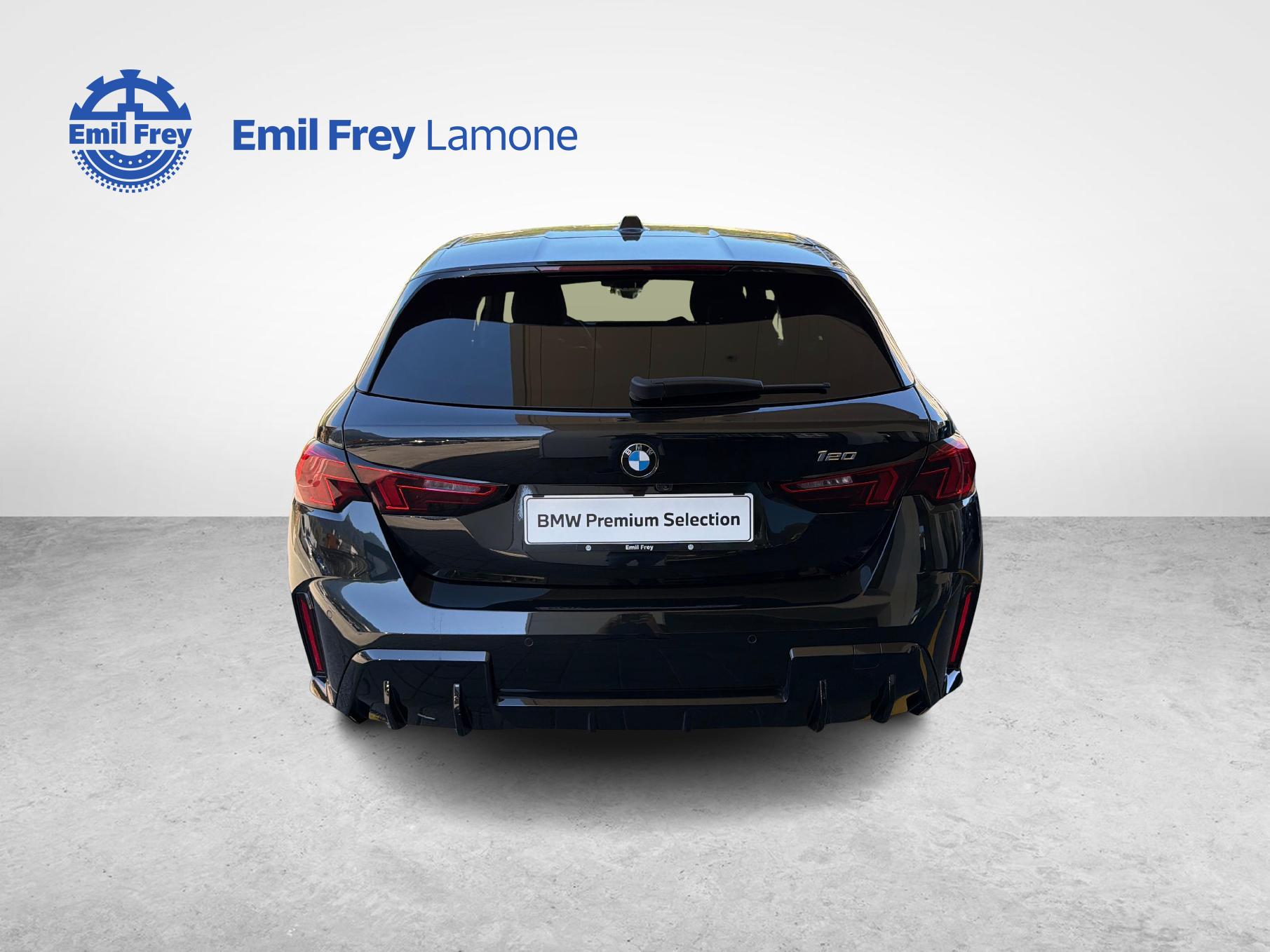 BMW 120i-image-4