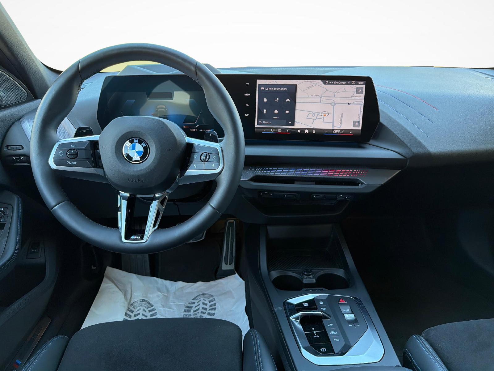 BMW 120i-image-11