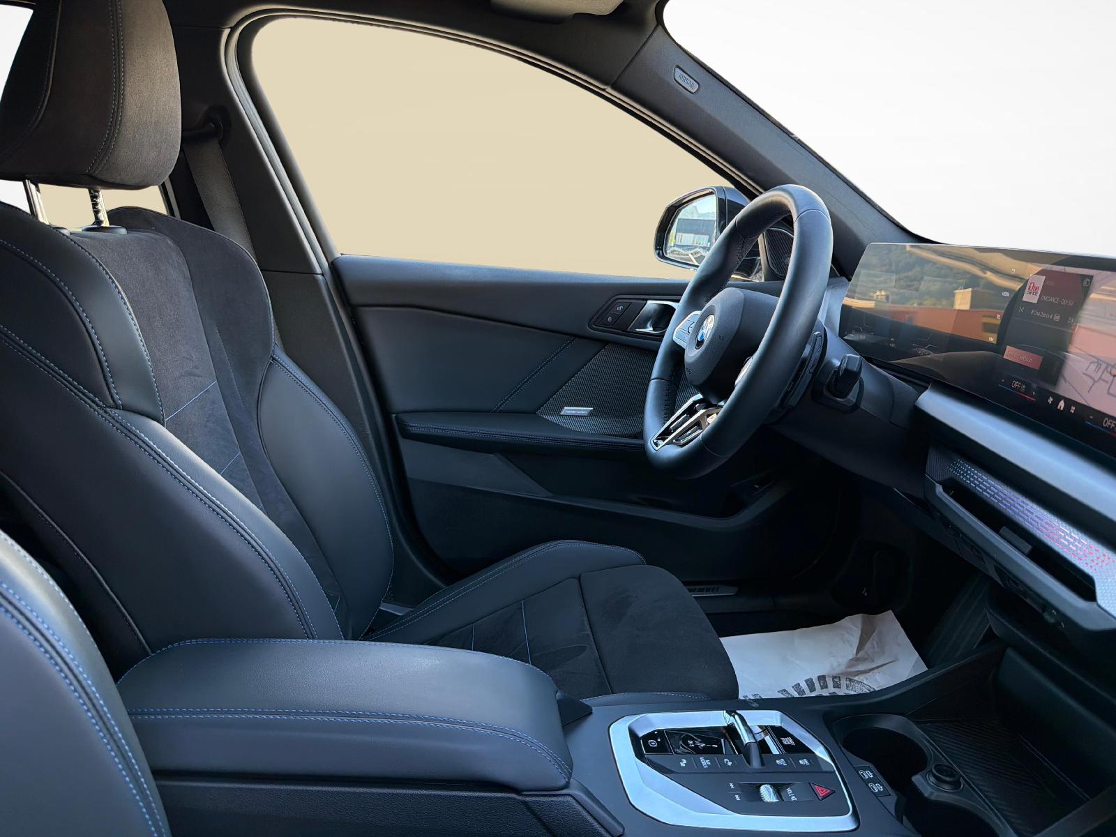 BMW 120i-image-17