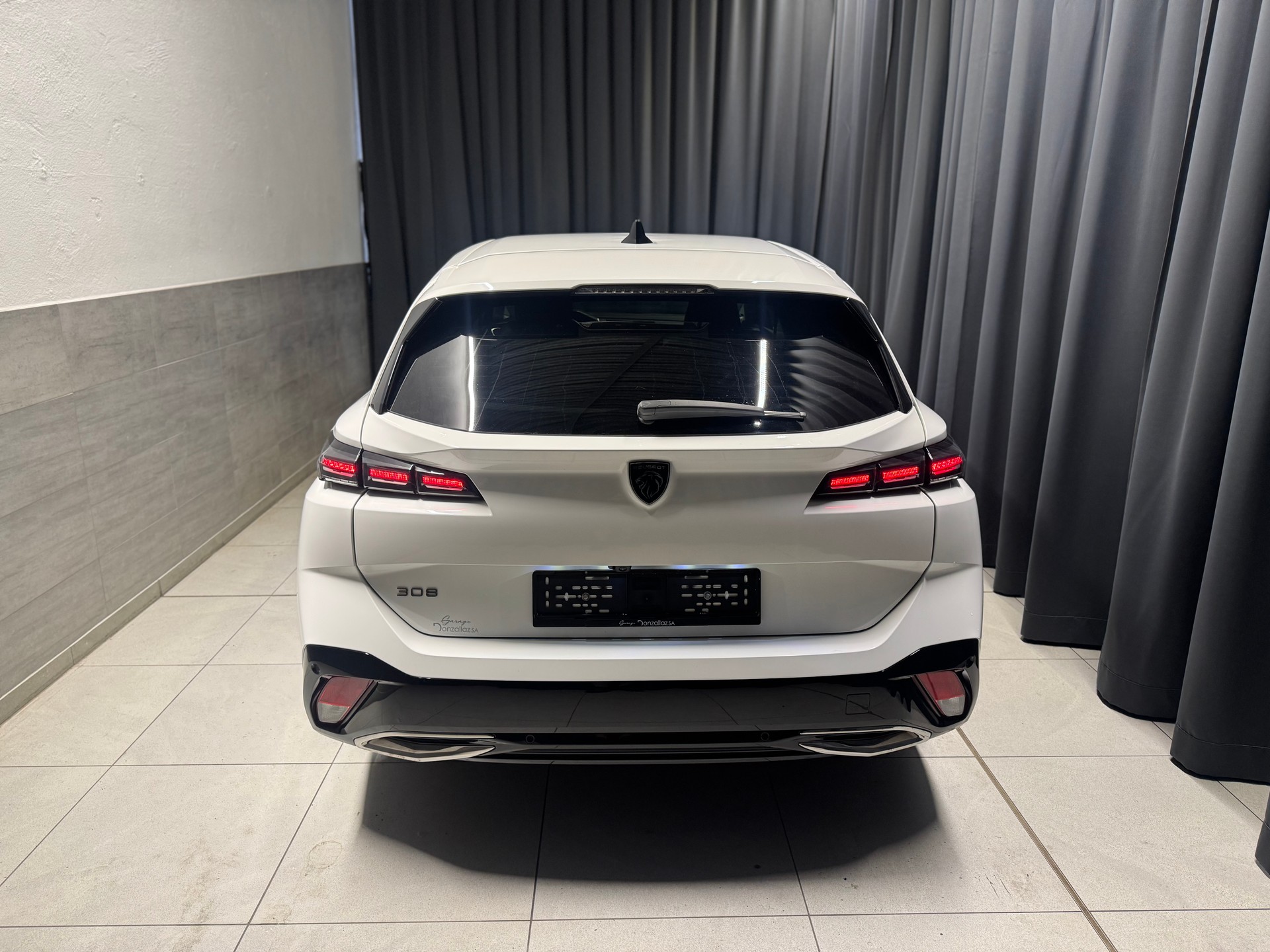 PEUGEOT 308 SW 1.5 BlueHDI Allure Pack EAT8 (14)-image-4