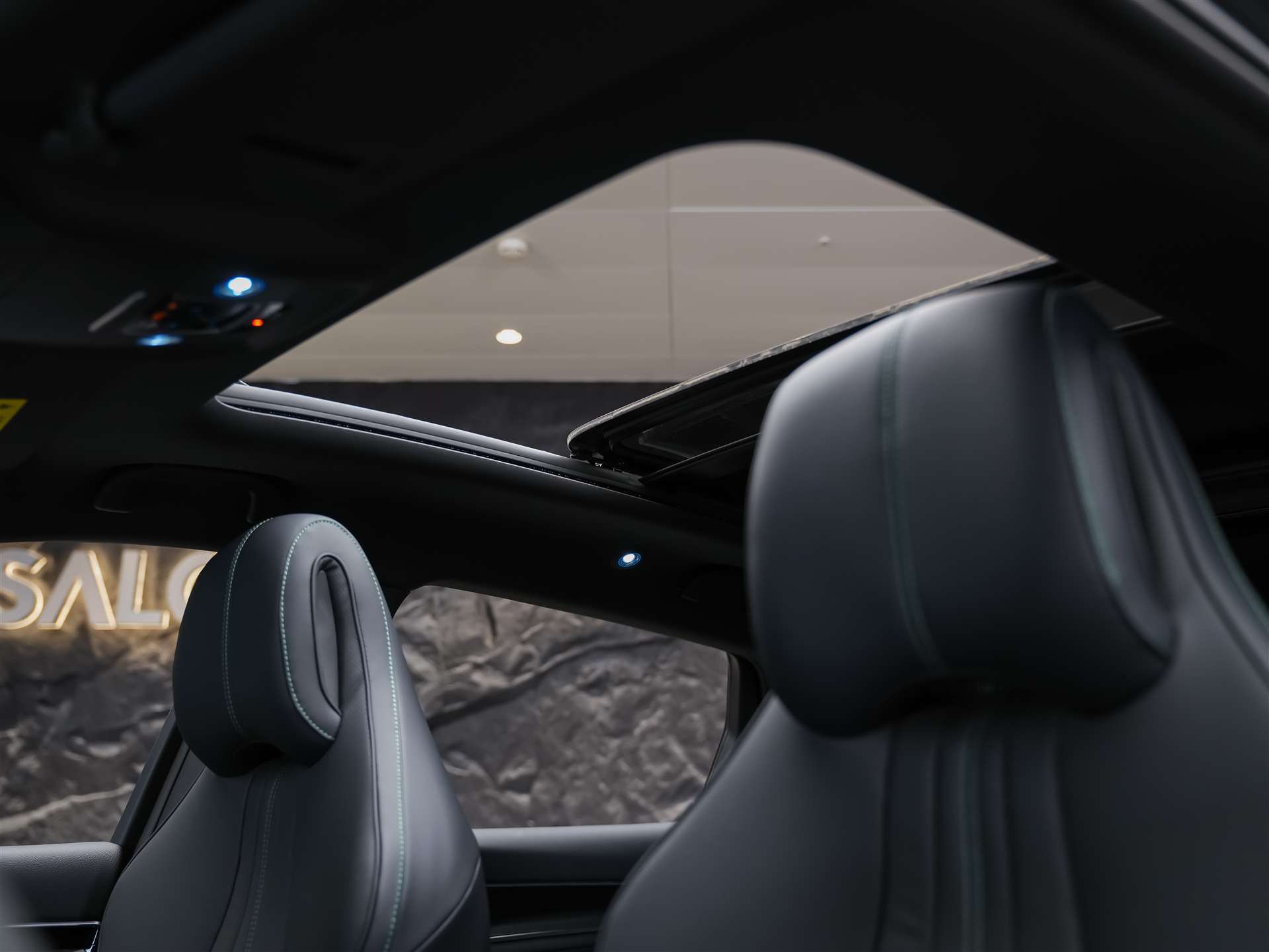 BYD Seal U DM-i Design AWD *SOFORT Verfügbar*Werksgarantie*Lenkradheizung*Sitzbelüftung*360° Kamera*-image-10