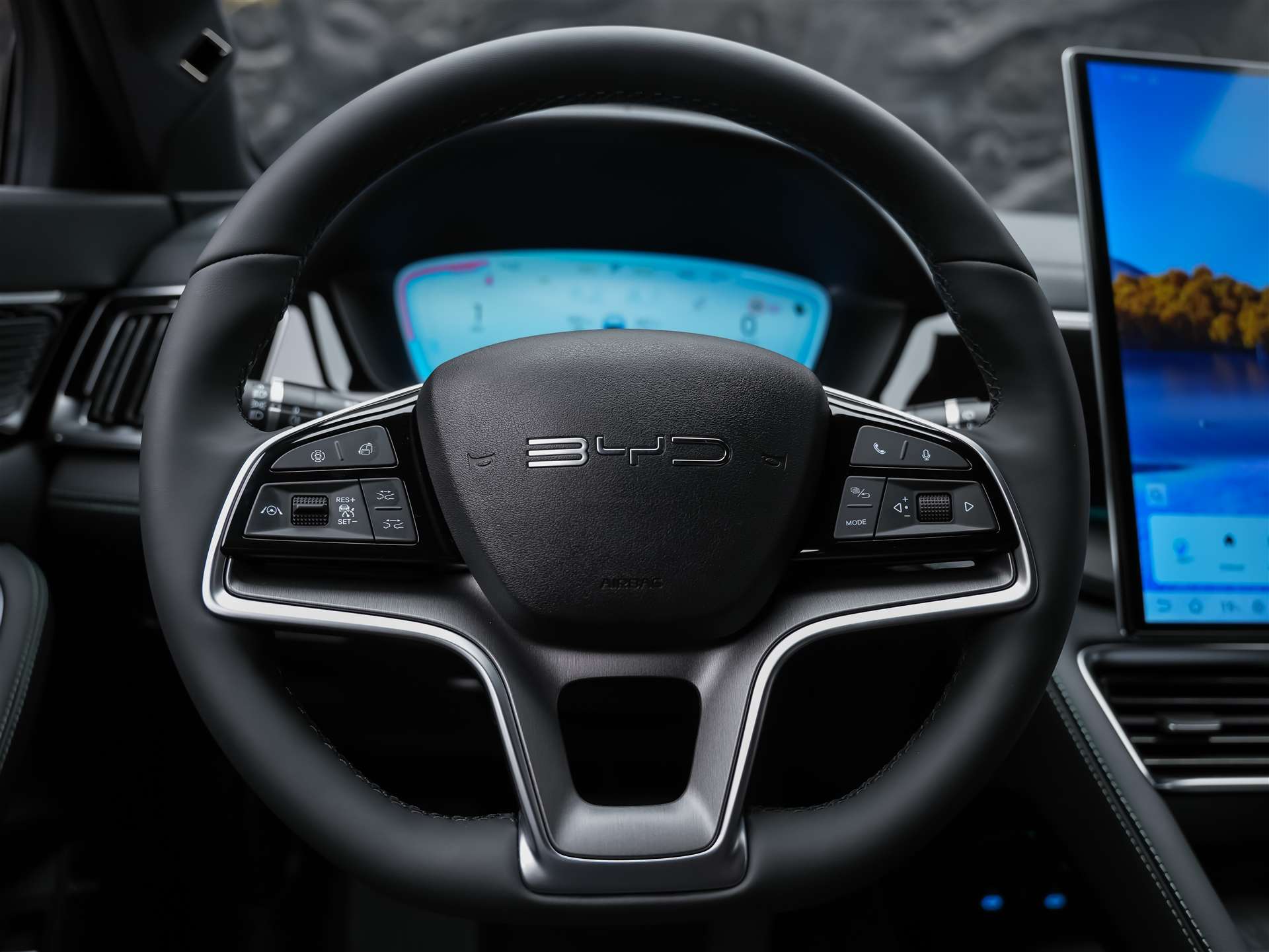 BYD Seal U DM-i Design AWD *SOFORT Verfügbar*Werksgarantie*Lenkradheizung*Sitzbelüftung*360° Kamera*-image-27