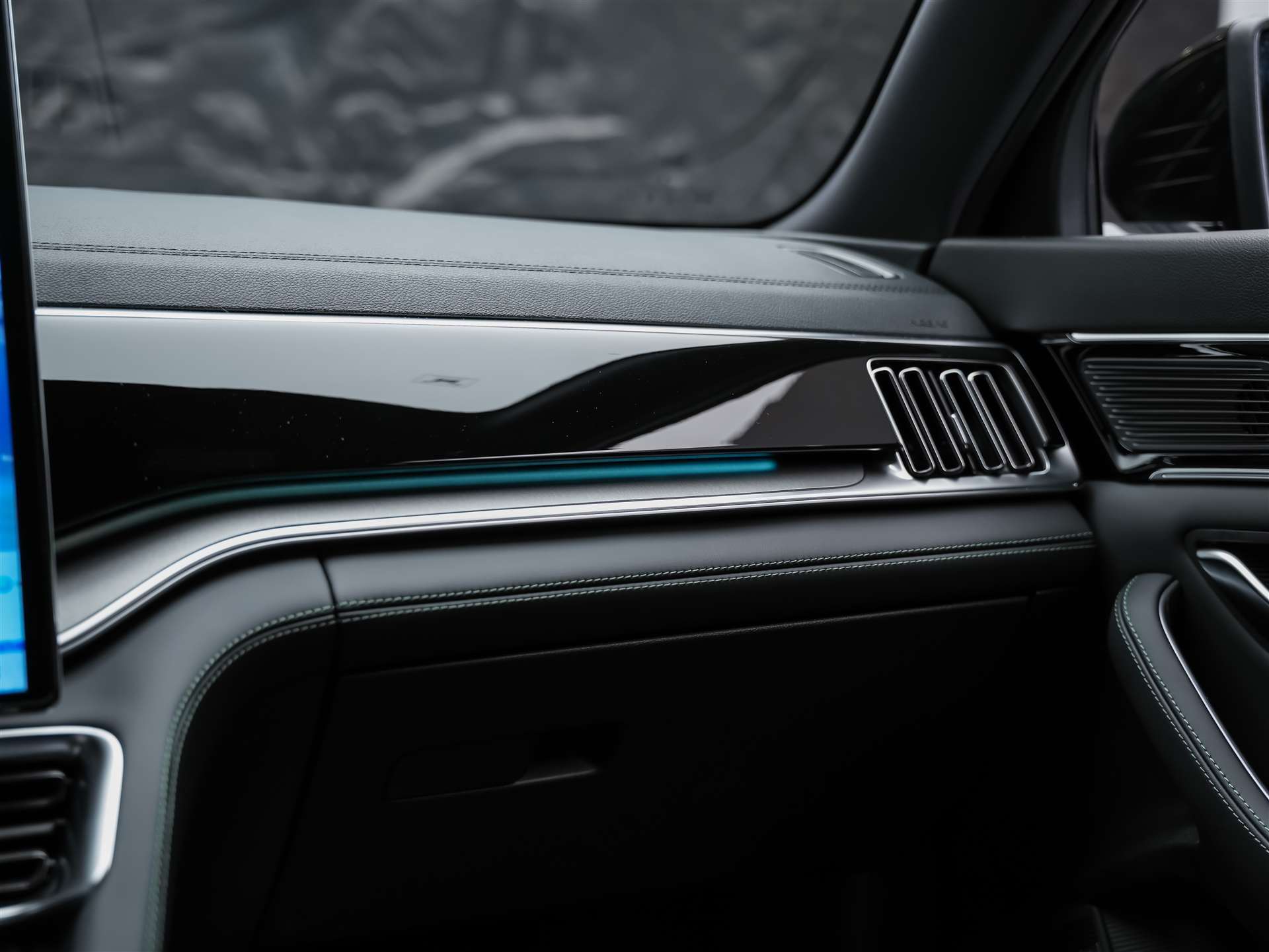 BYD Seal U DM-i Design AWD *SOFORT Verfügbar*Werksgarantie*Lenkradheizung*Sitzbelüftung*360° Kamera*-image-21