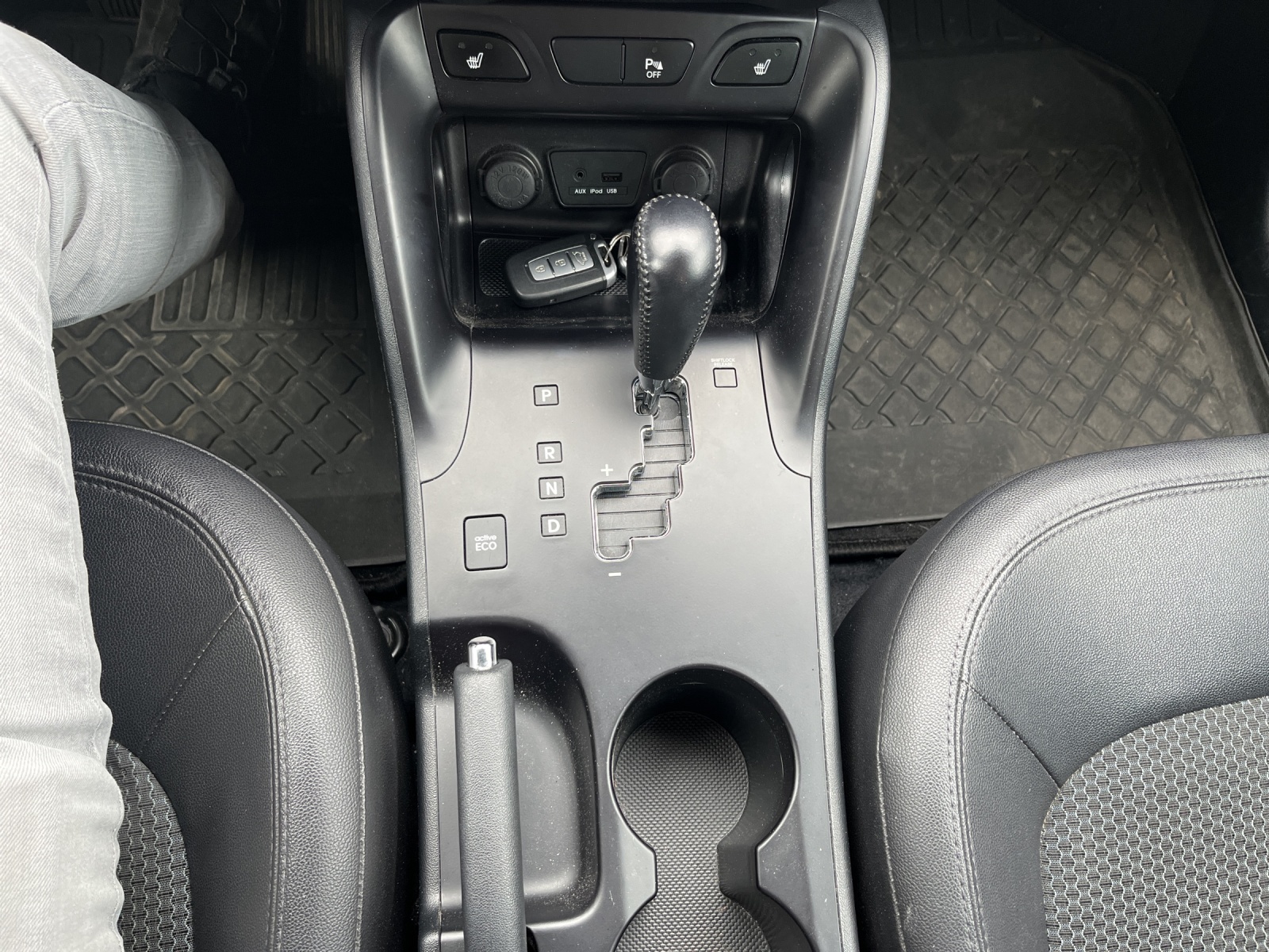 HYUNDAI iX 35 2.0 CRDi Style 4WD Automatic-image-11