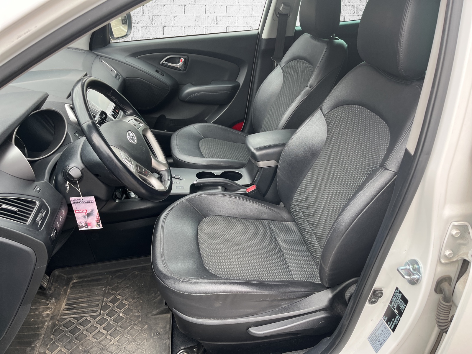 HYUNDAI iX 35 2.0 CRDi Style 4WD Automatic-image-8