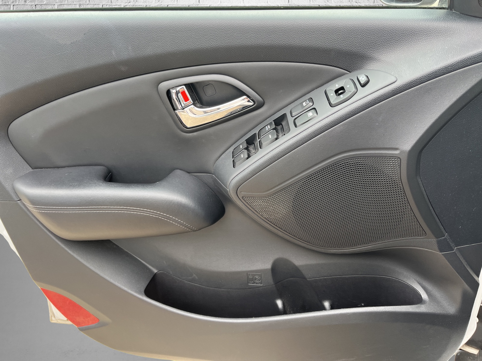 HYUNDAI iX 35 2.0 CRDi Style 4WD Automatic-image-12