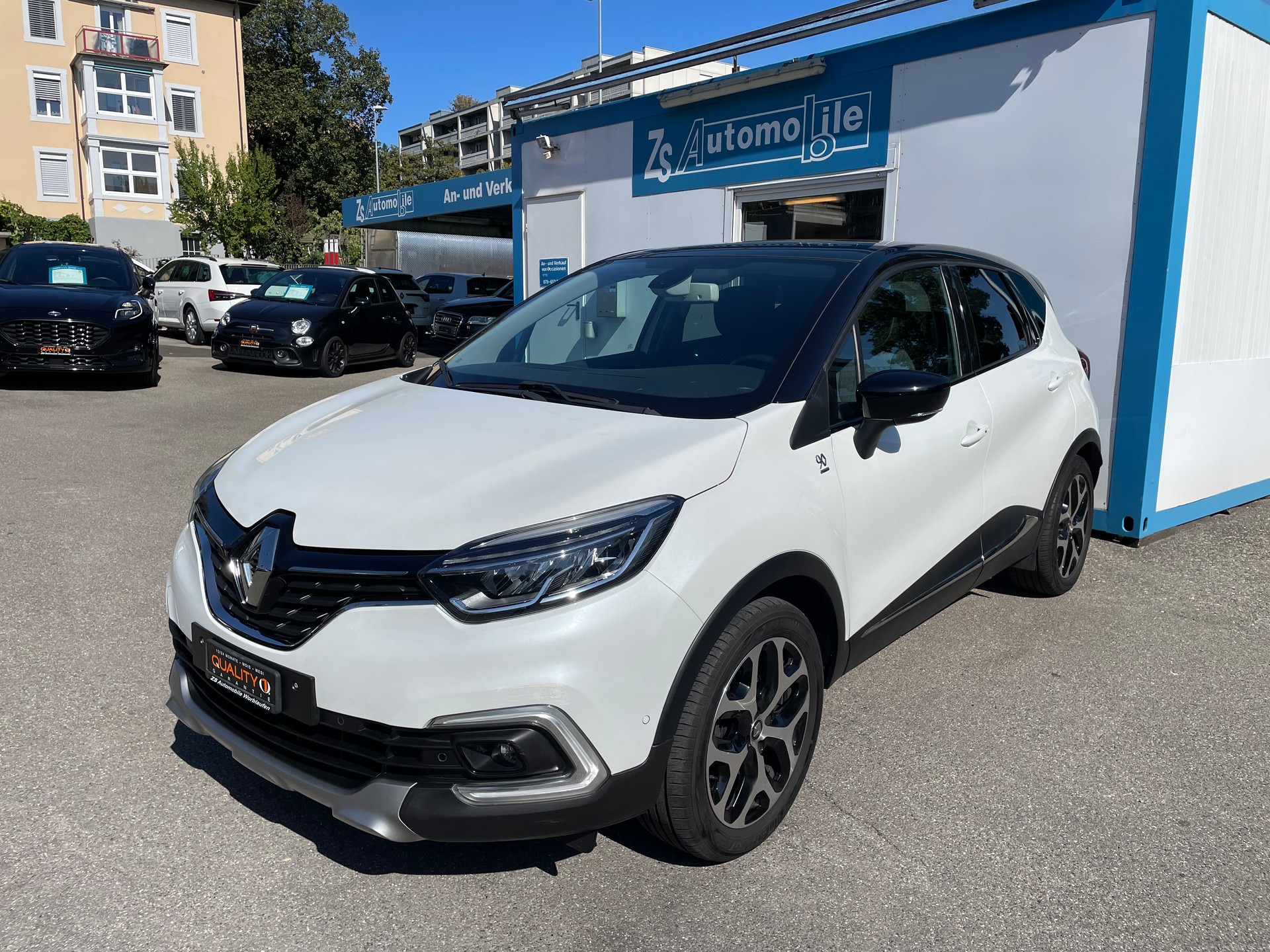 RENAULT Captur 1.2 T 16V 90th Anniversary EDC-image-0