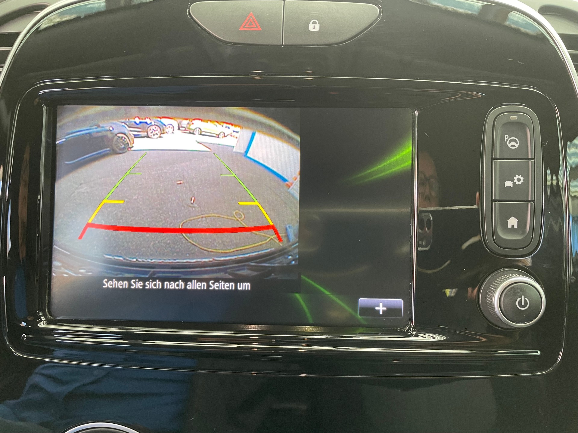 RENAULT Captur 1.2 T 16V 90th Anniversary EDC-image-12