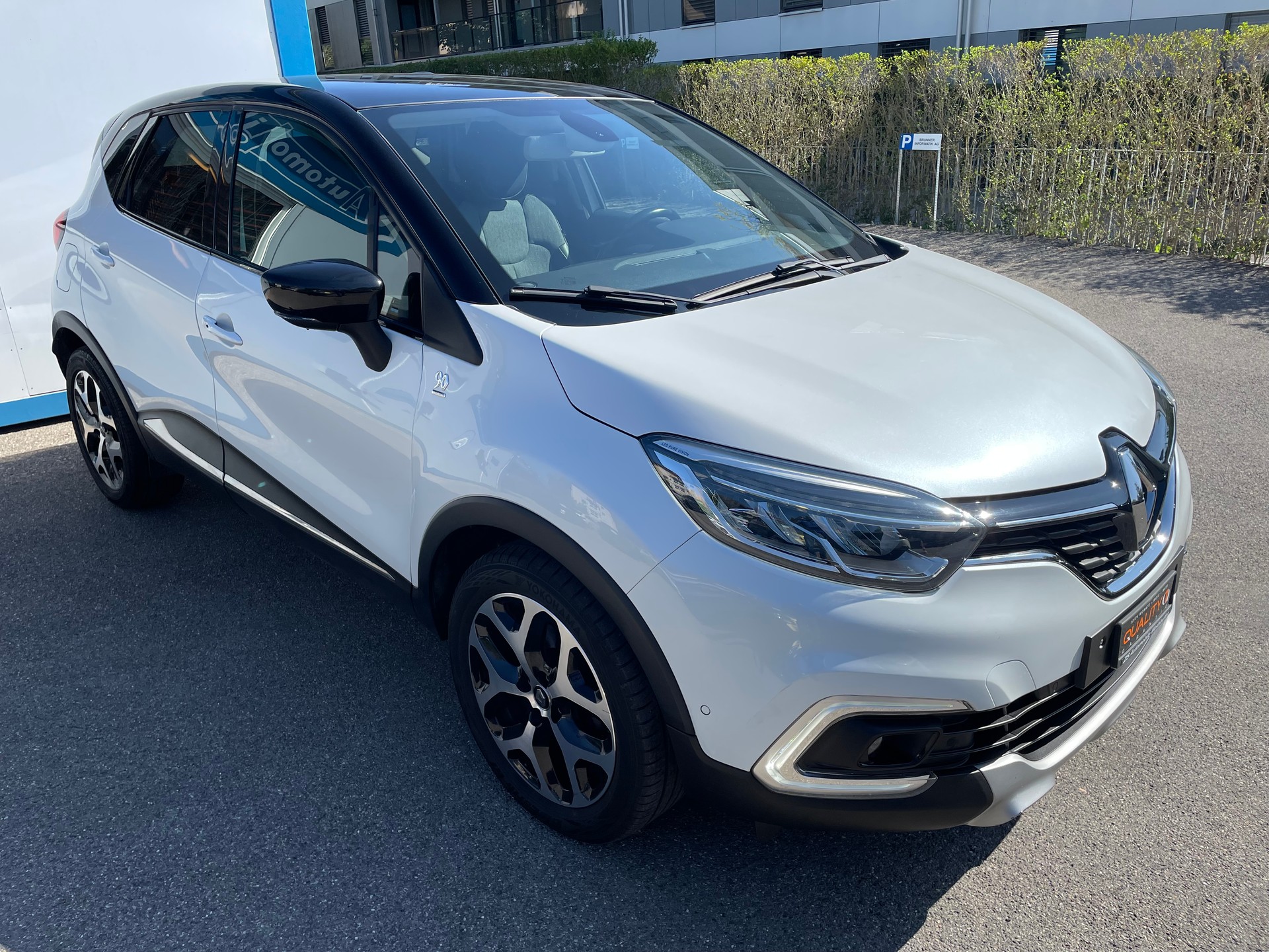 RENAULT Captur 1.2 T 16V 90th Anniversary EDC-image-4