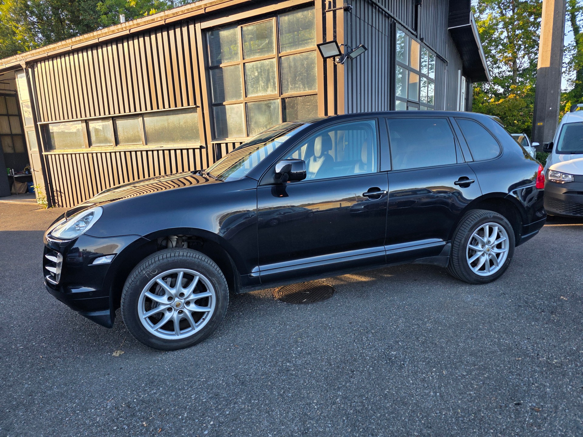 PORSCHE Cayenne-image-13