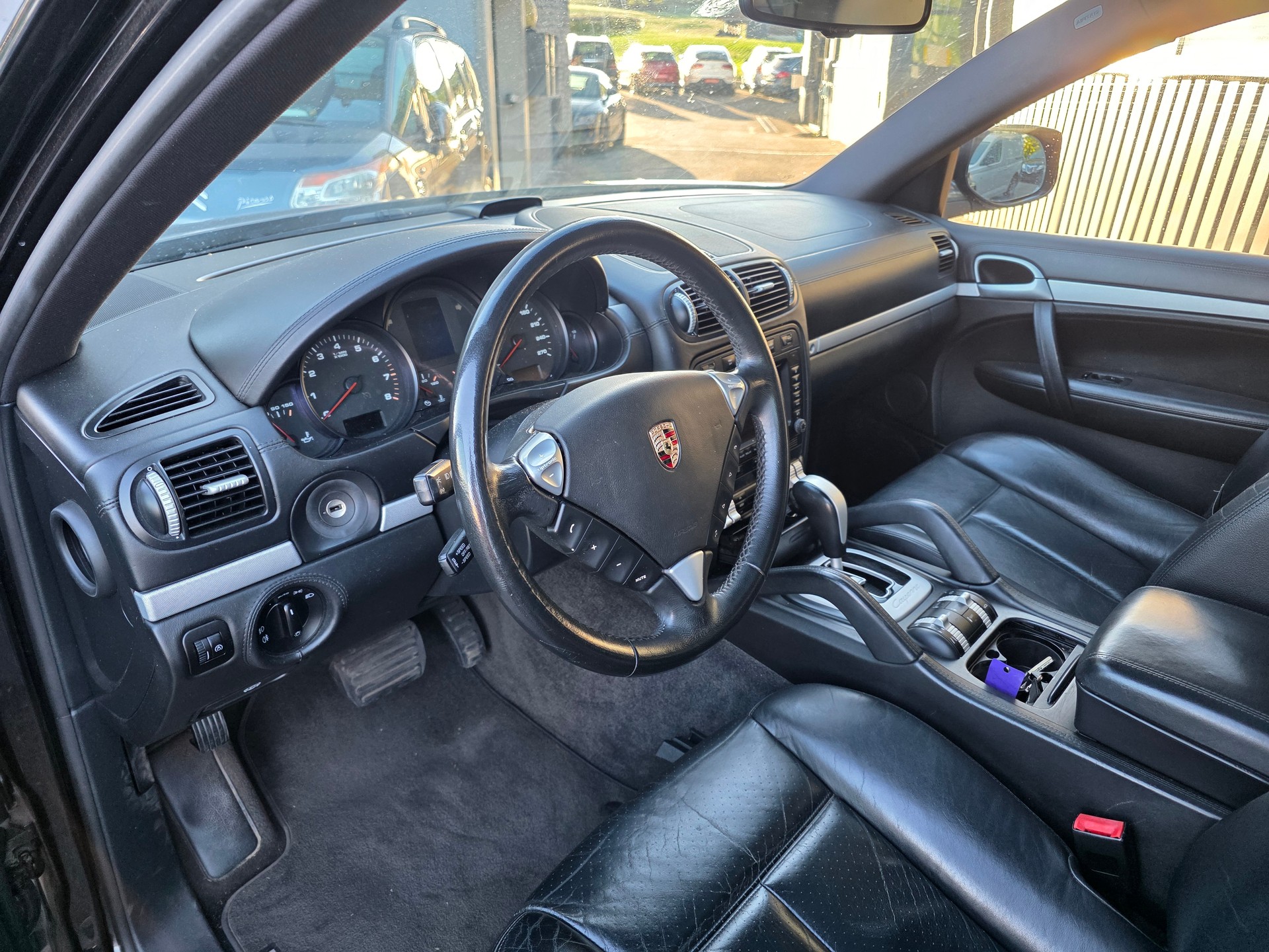 PORSCHE Cayenne-image-8