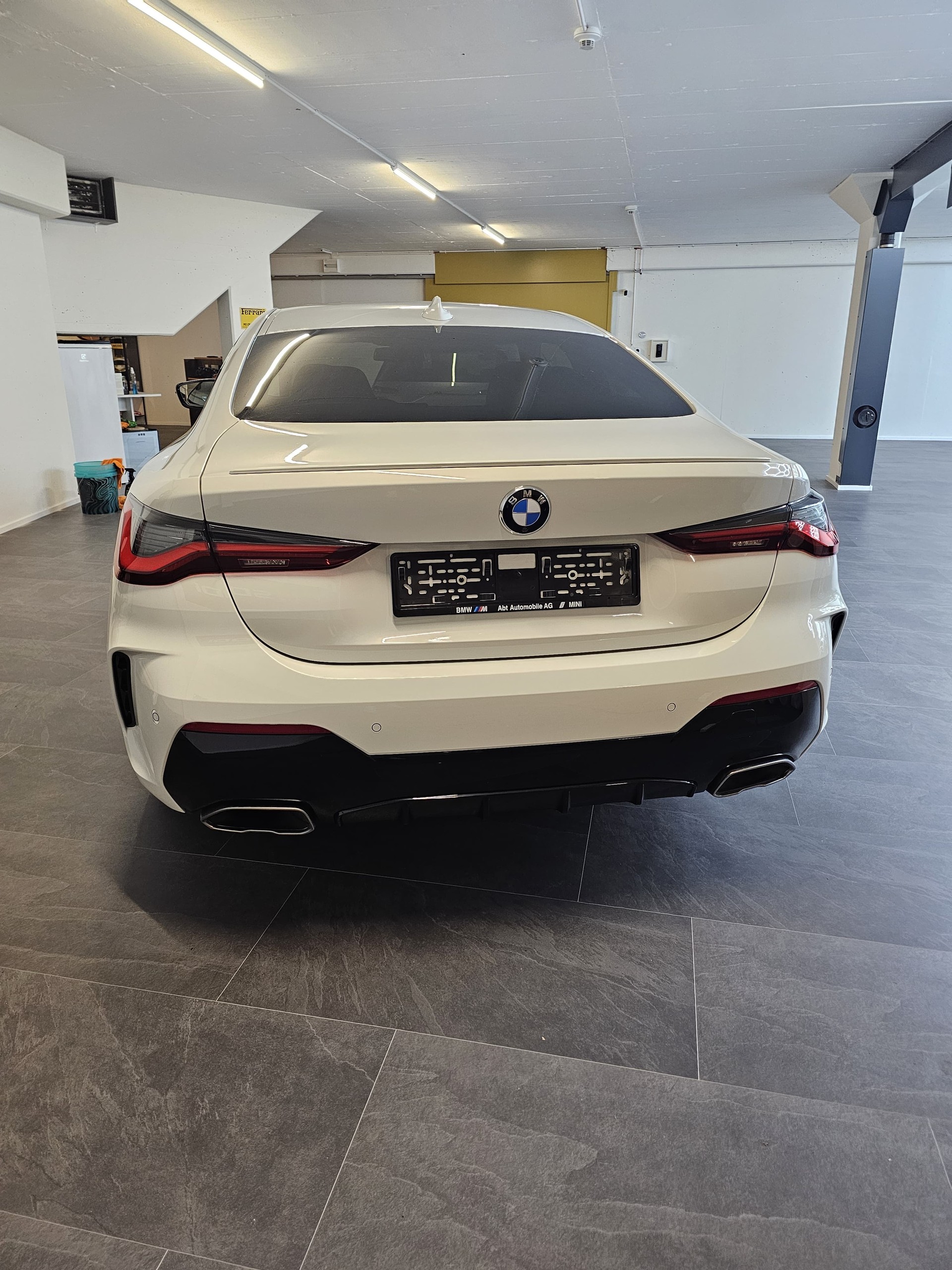 BMW M440i xDrive-image-4