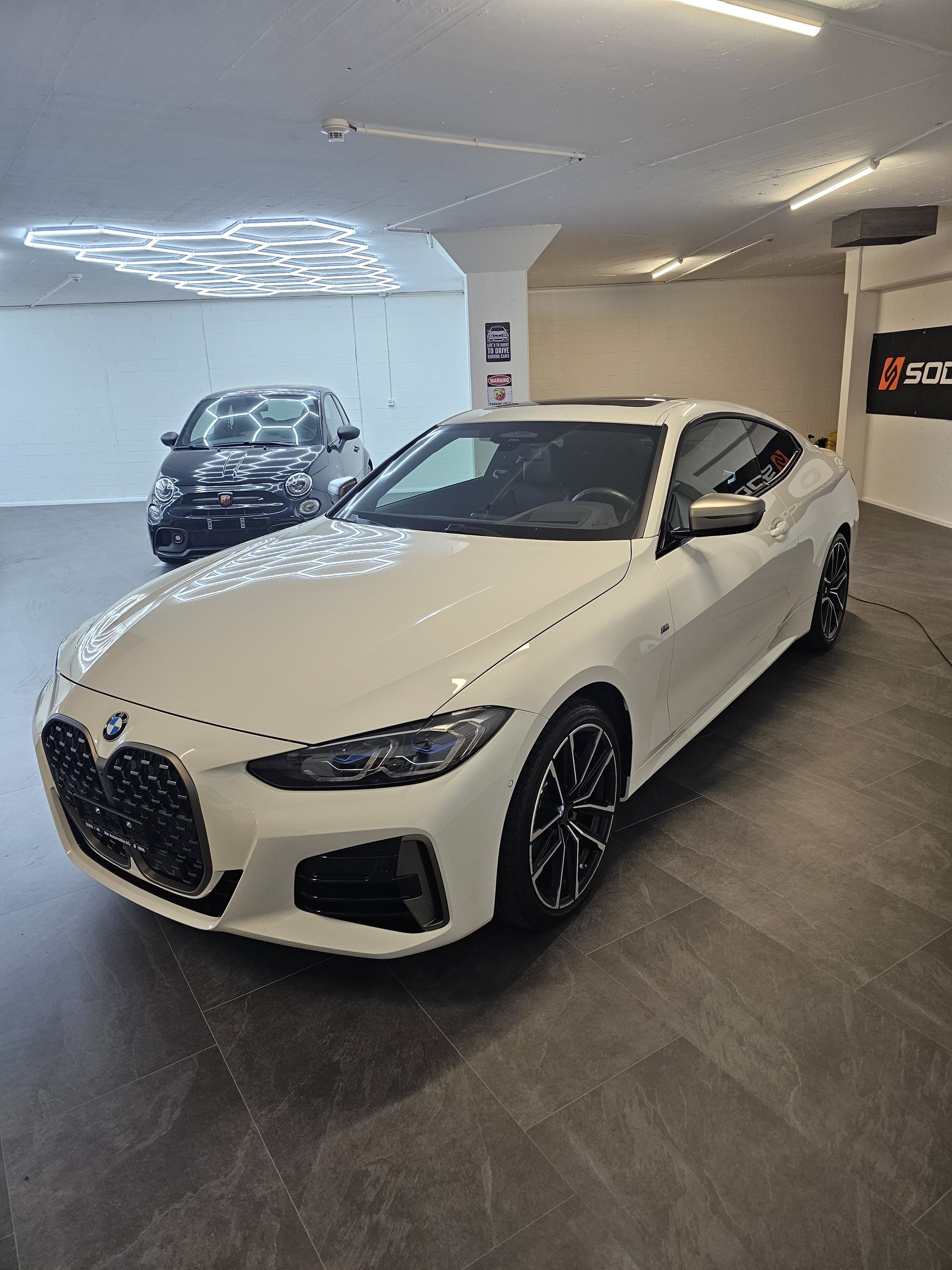 BMW M440i xDrive-image-5