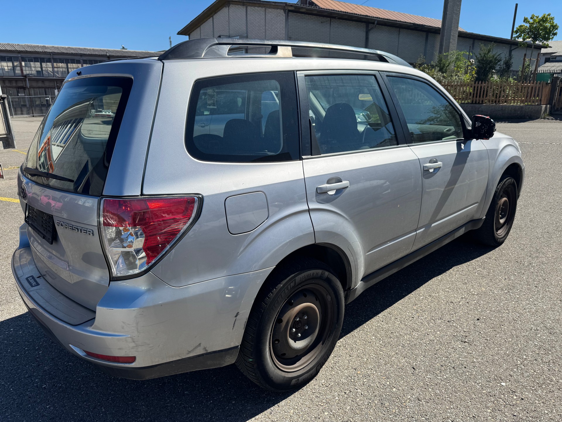 SUBARU Forester 2.0X Advantage-image-3