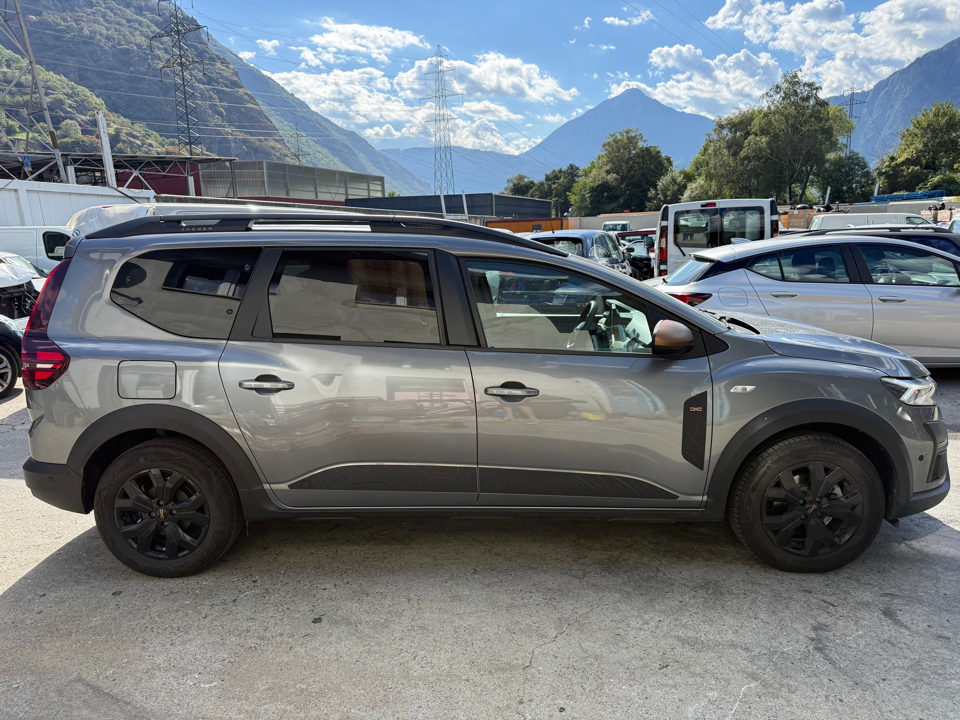 DACIA Jogger HEV 140 Extreme-image-4
