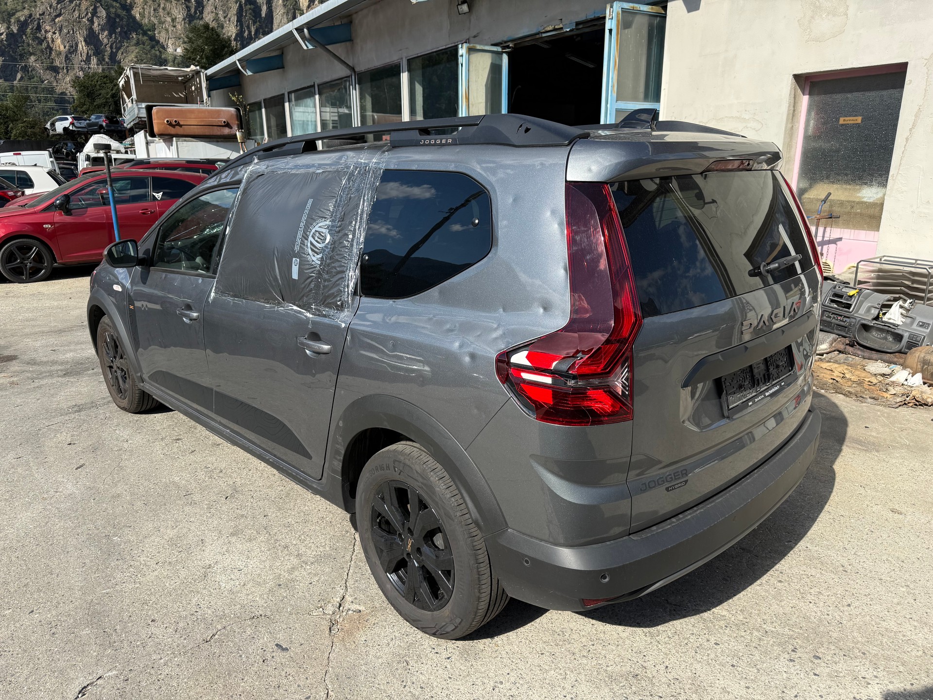 DACIA Jogger HEV 140 Extreme-image-7