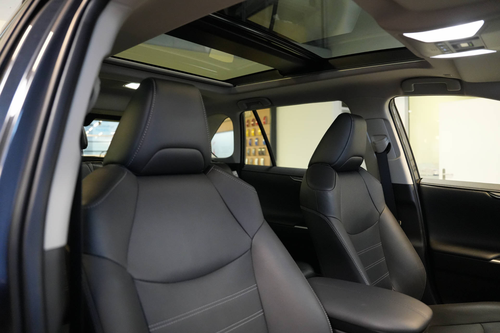 TOYOTA RAV-4 2.5 HEV Premium Luxury-image-19