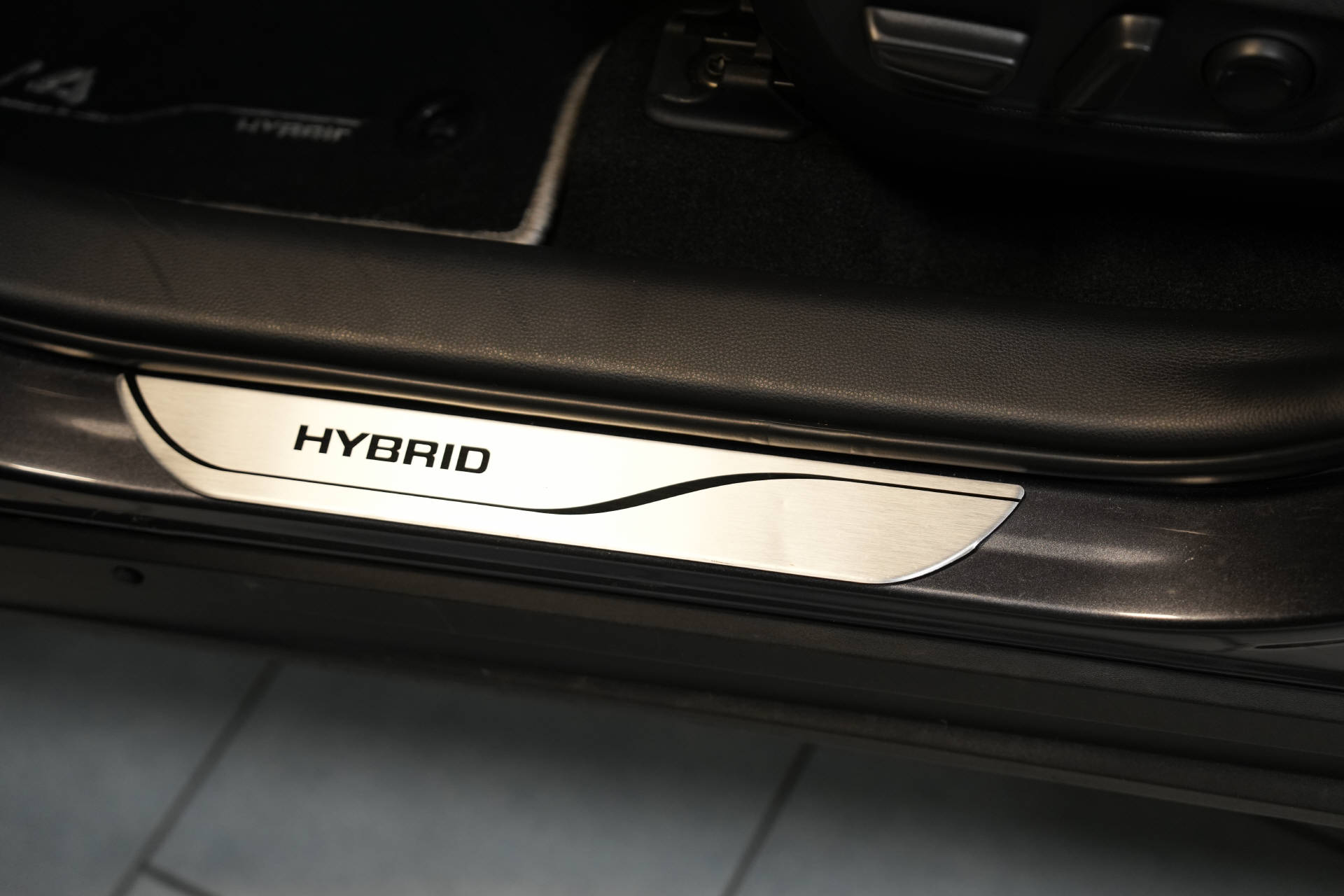 TOYOTA RAV-4 2.5 HEV Premium Luxury-image-18