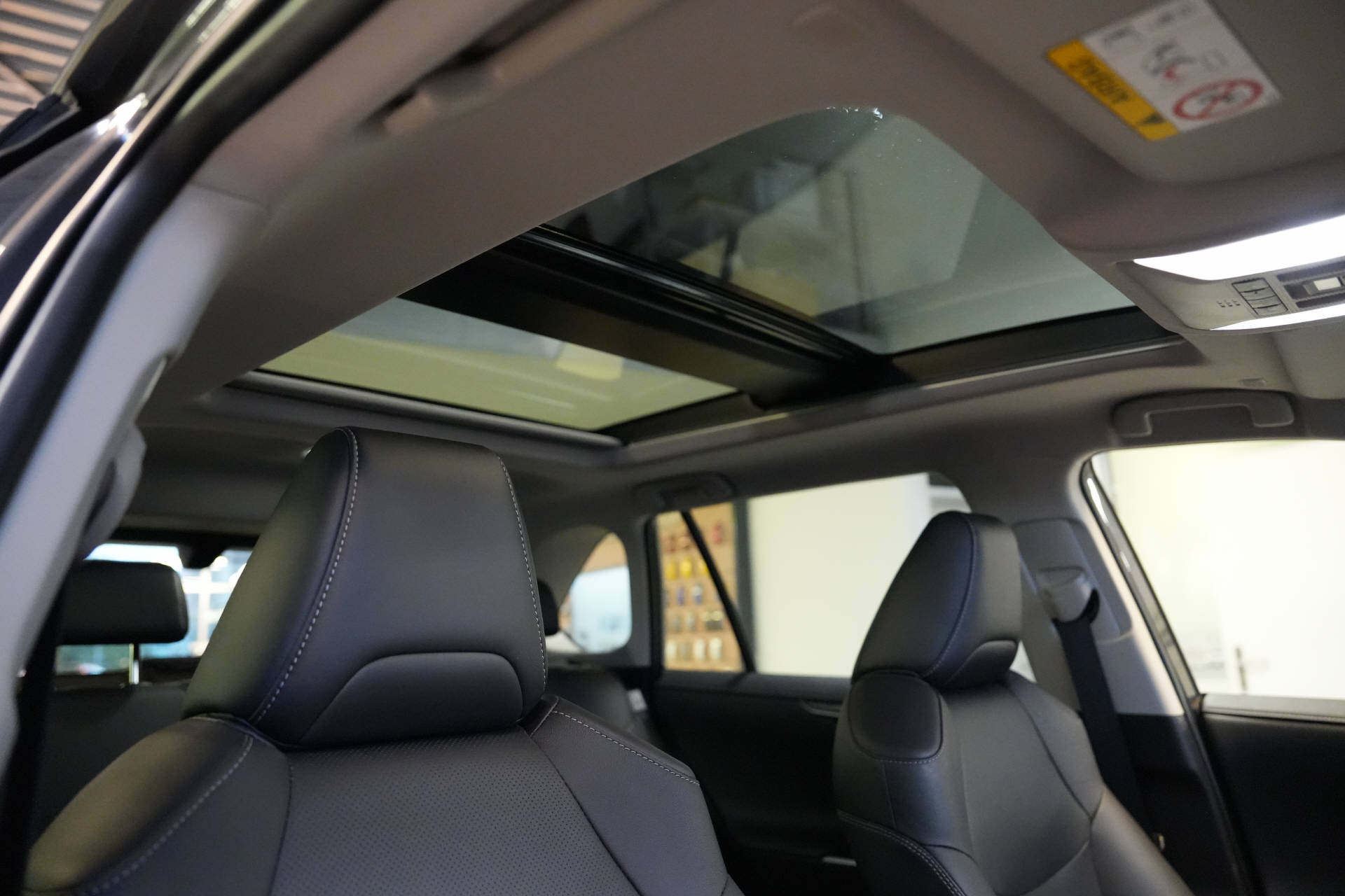 TOYOTA RAV-4 2.5 HEV Premium Luxury-image-6