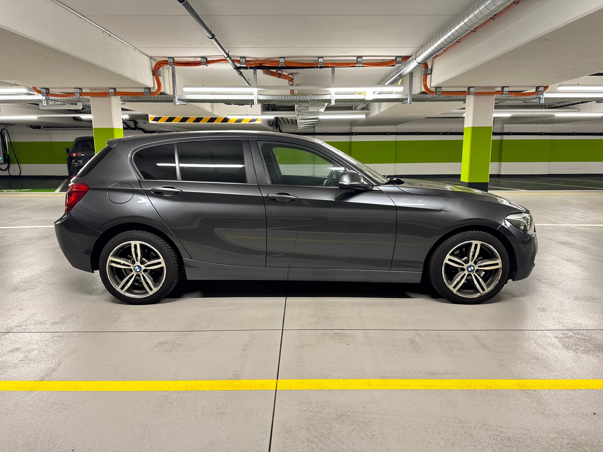BMW 118i Sport Line Steptronic-image-3