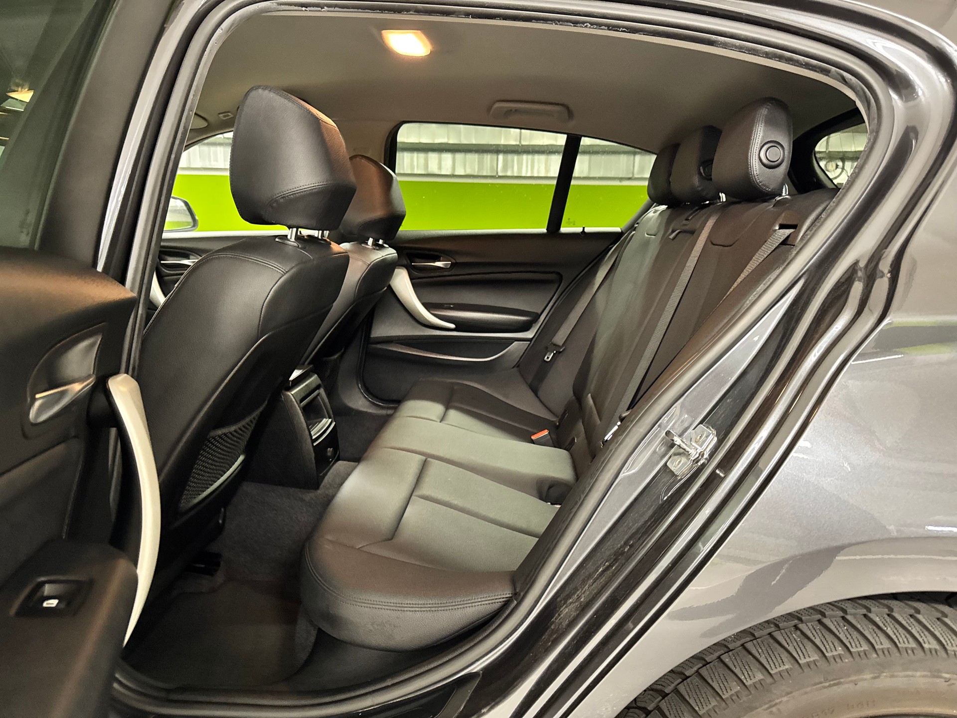 BMW 118i Sport Line Steptronic-image-9