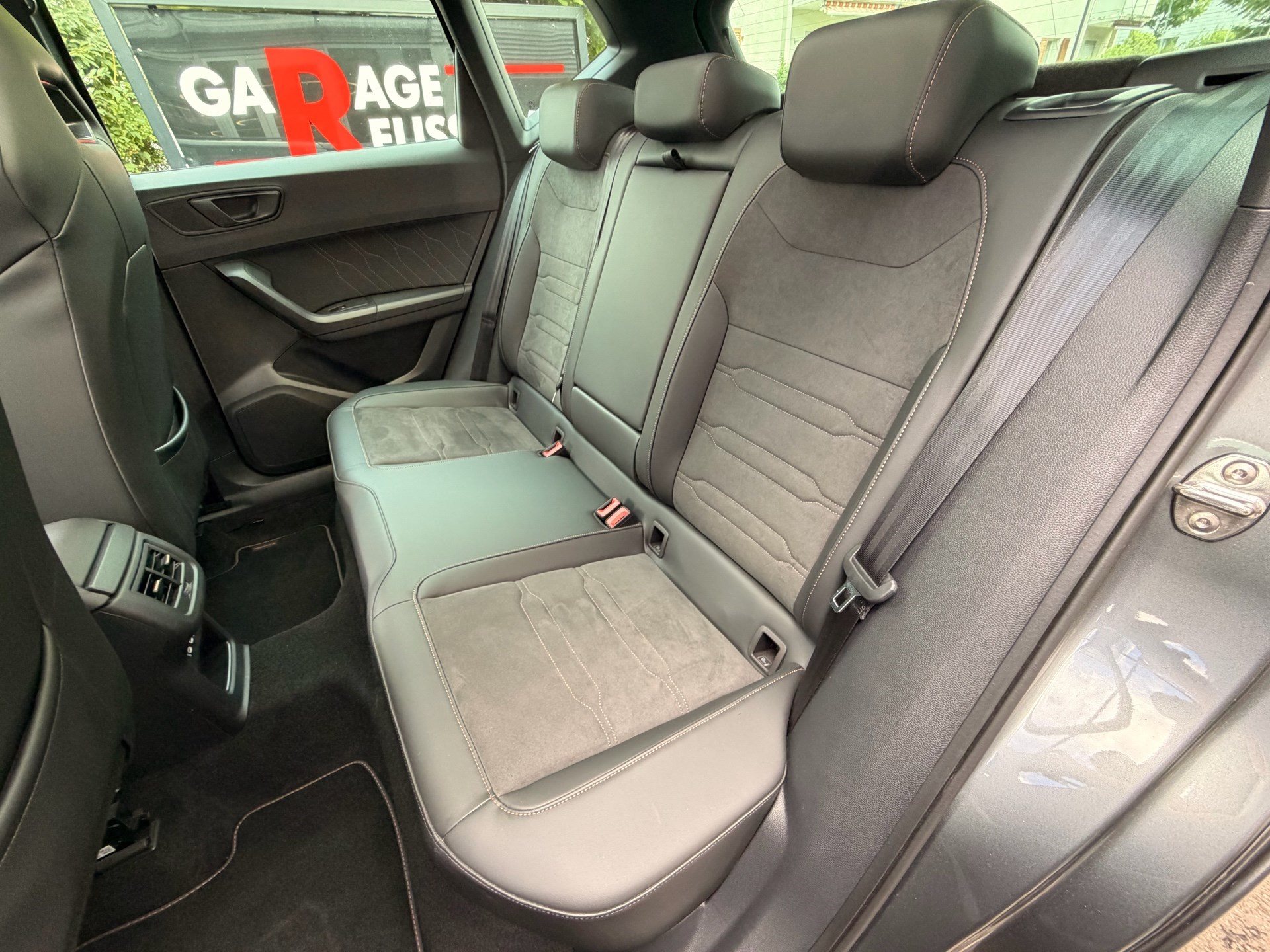 CUPRA Ateca VZ 4Drive 2.0 TSI 300PS *** TOPAUSSTATTUNG & FRISCH AB SERVICE ***-image-26