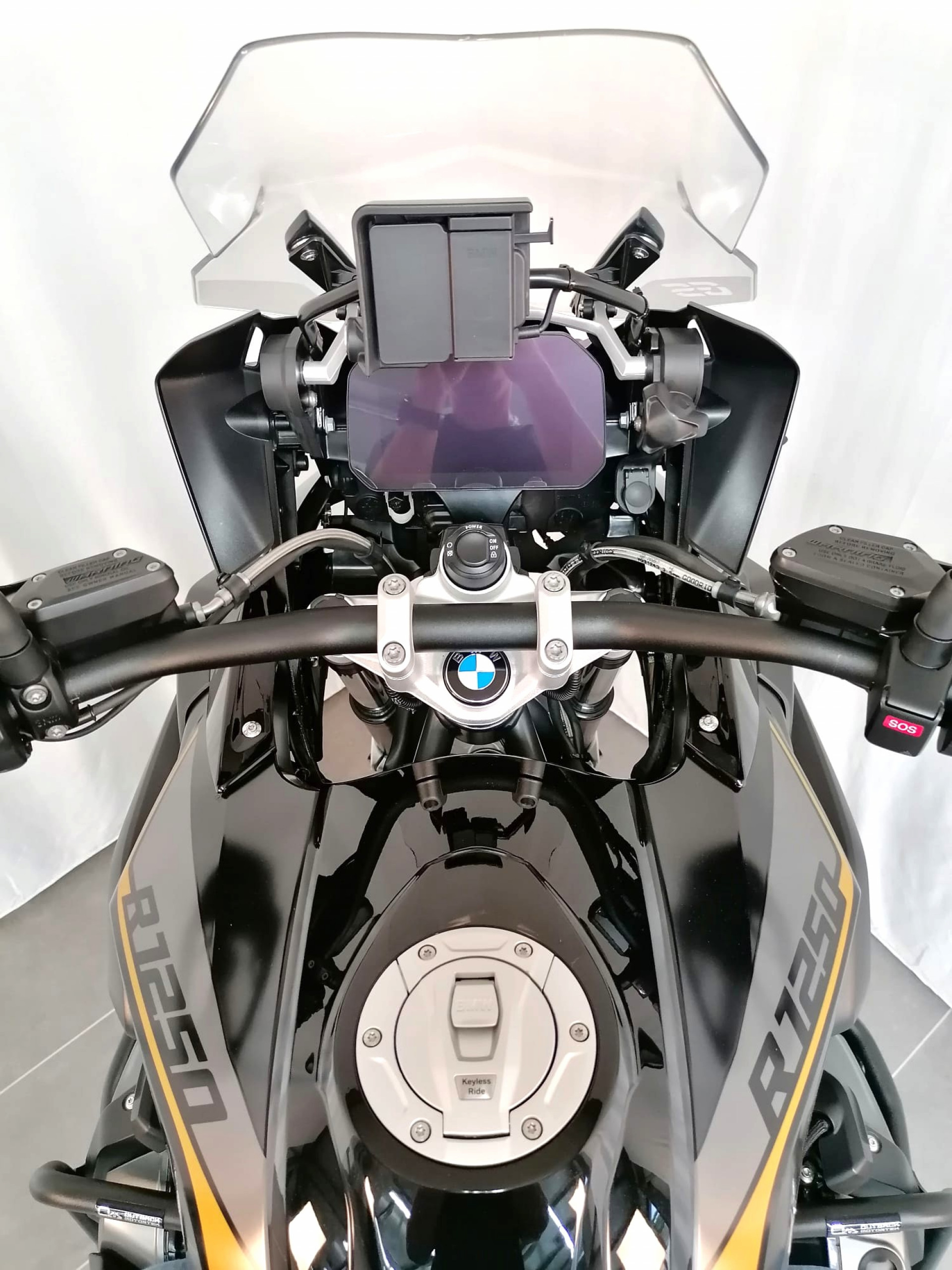 BMW R 1250 GS Exclusive-showroom-element-3