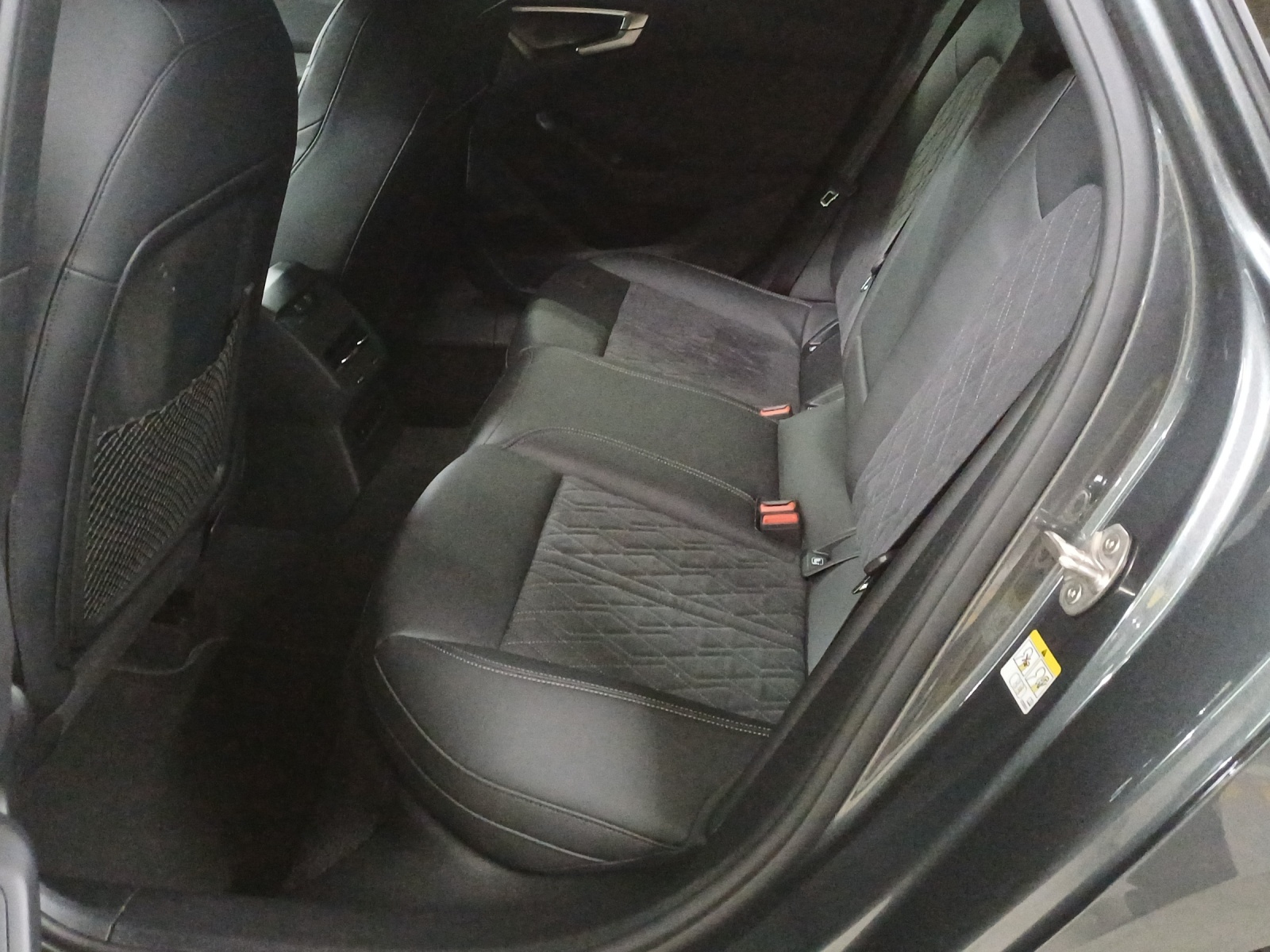 AUDI A5 Avant TDI quattro 150 kW S tronic-image-11