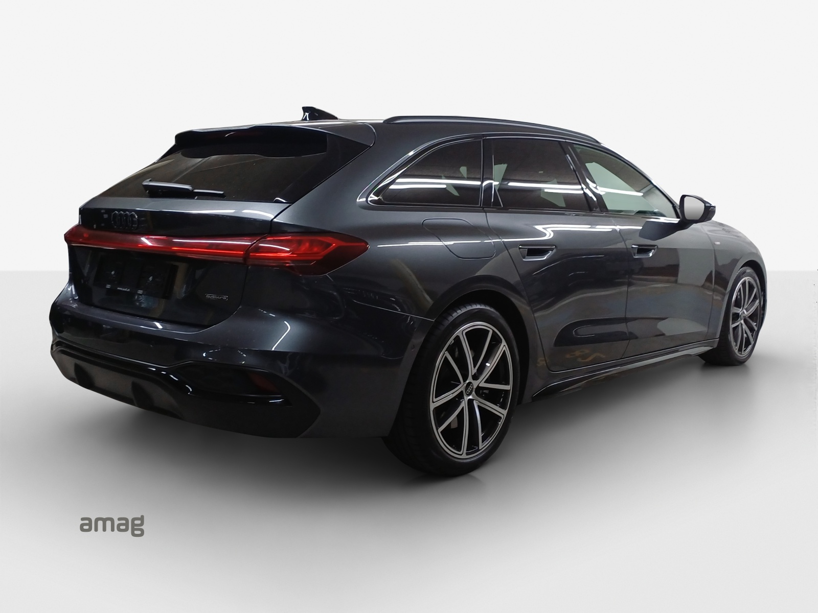 AUDI A5 Avant TDI quattro 150 kW S tronic-image-4