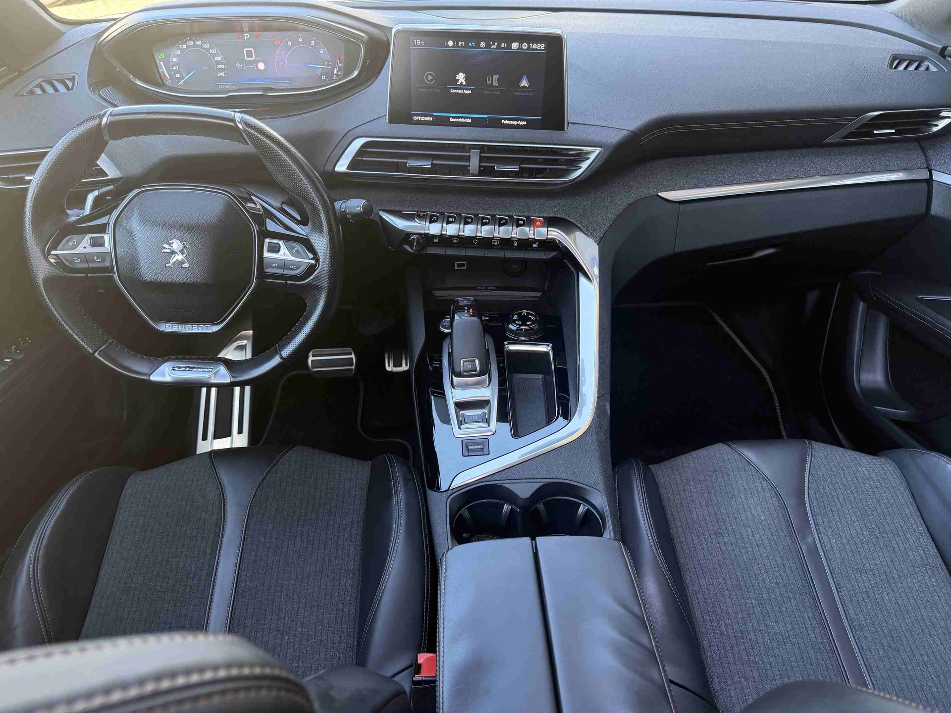 PEUGEOT 3008 1.6 THP GT Line-image-15