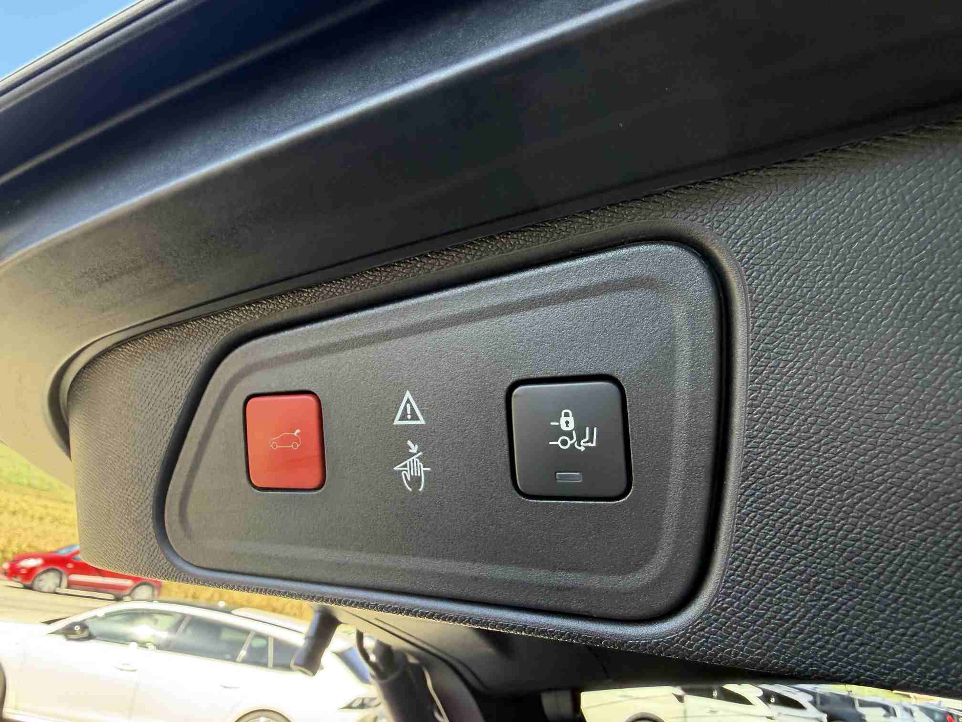 PEUGEOT 3008 1.6 THP GT Line-image-6