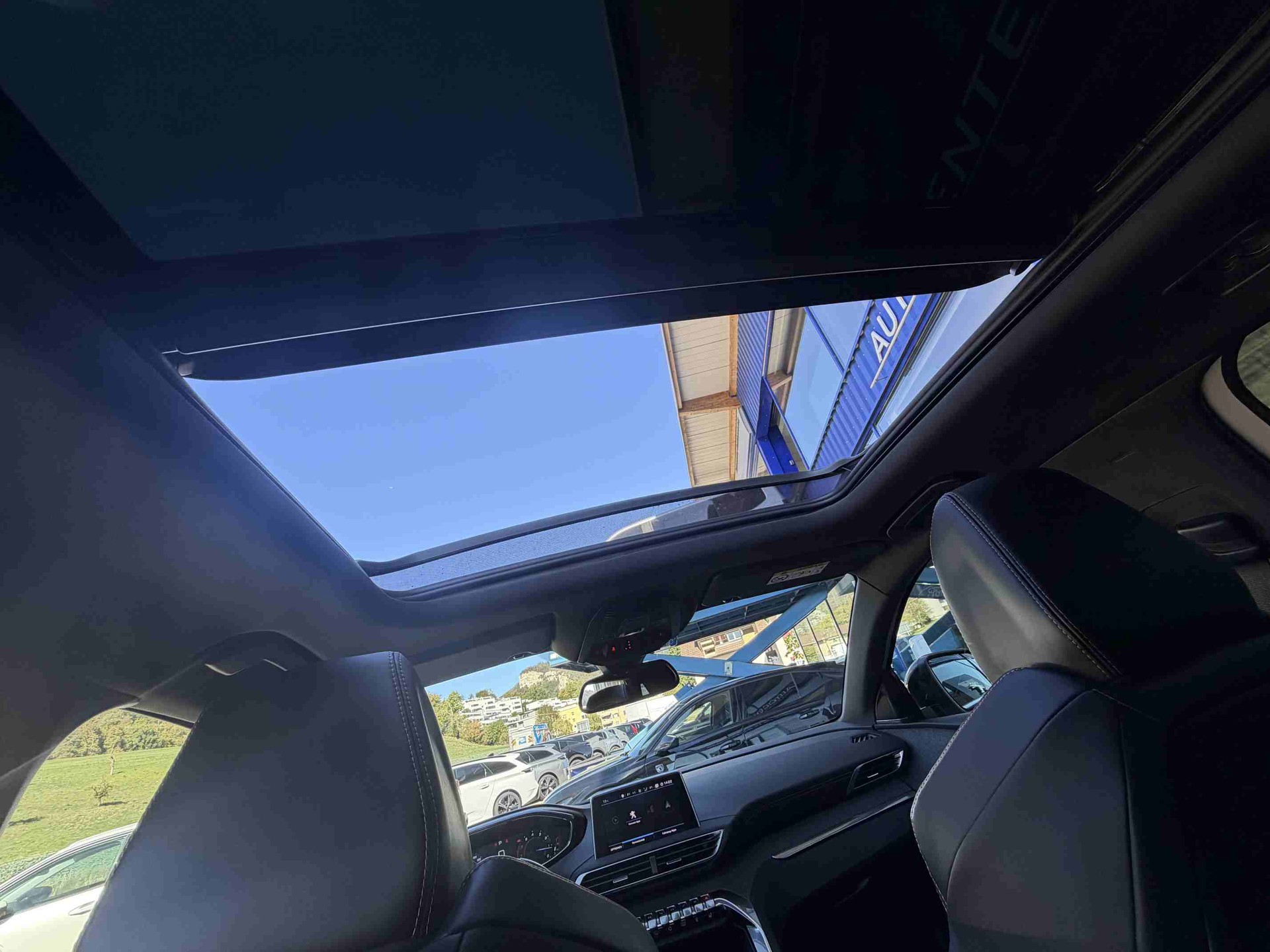 PEUGEOT 3008 1.6 THP GT Line-image-9