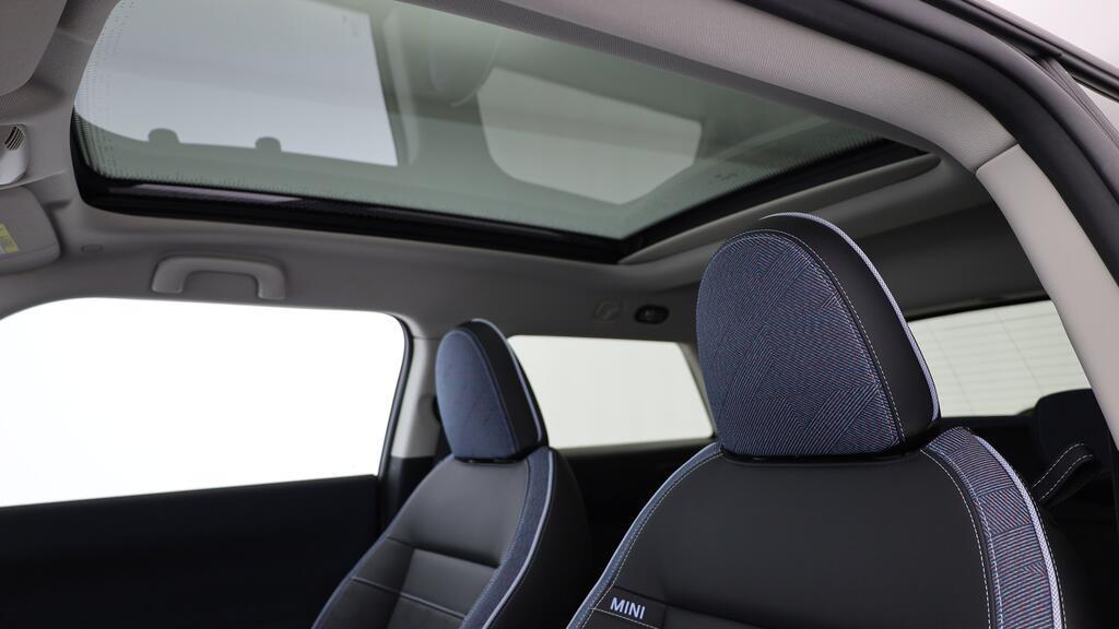 MINI Cooper E-image-17