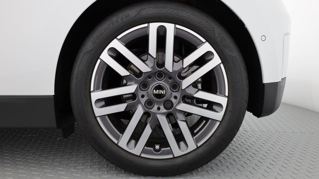 MINI Cooper E-image-8